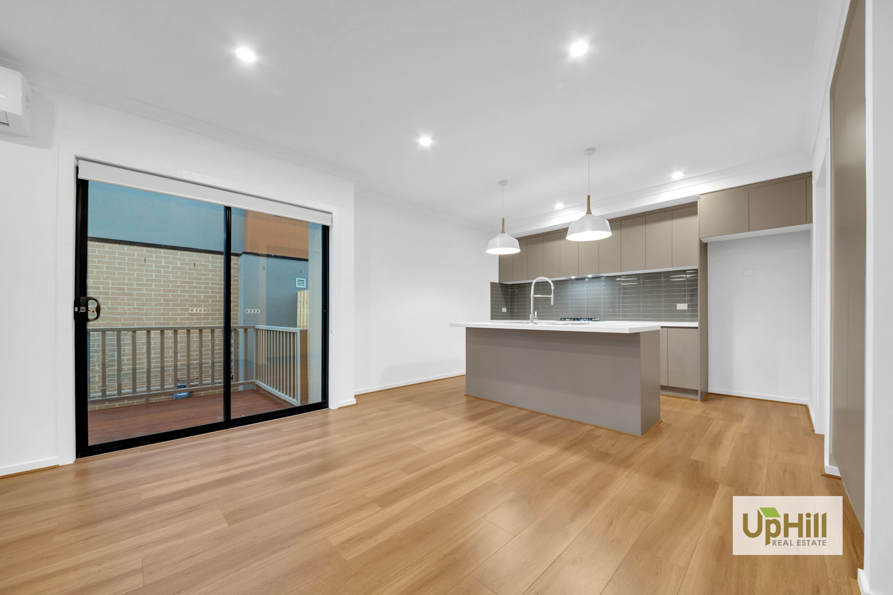 8 Tarnbeck Circuit, Clyde North - Thumbnail 4