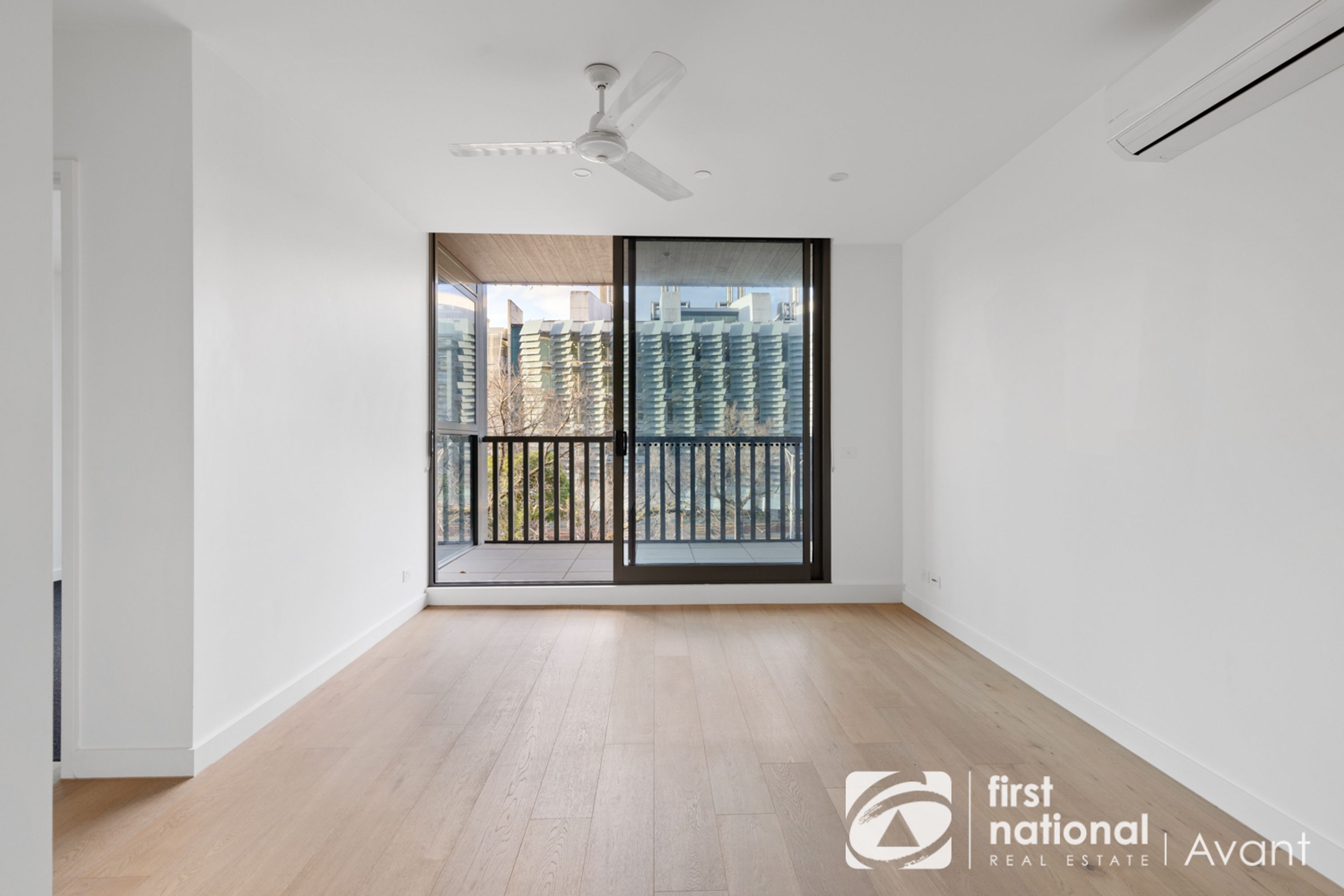 302/93 Flemington Road, North Melbourne - Thumbnail 3