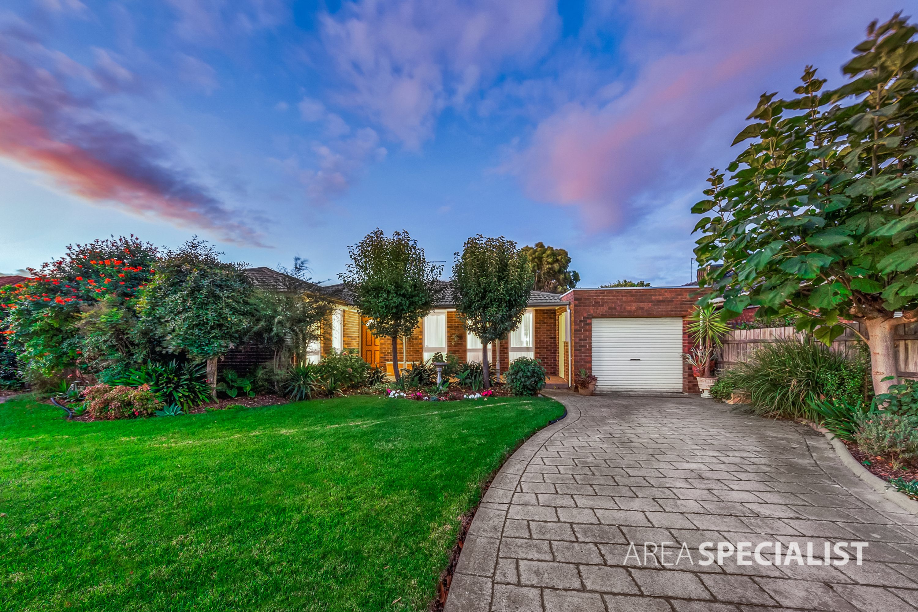 6 Kamo Court, Taylors Lakes VIC 3038, Taylors Lakes - Thumbnail 2