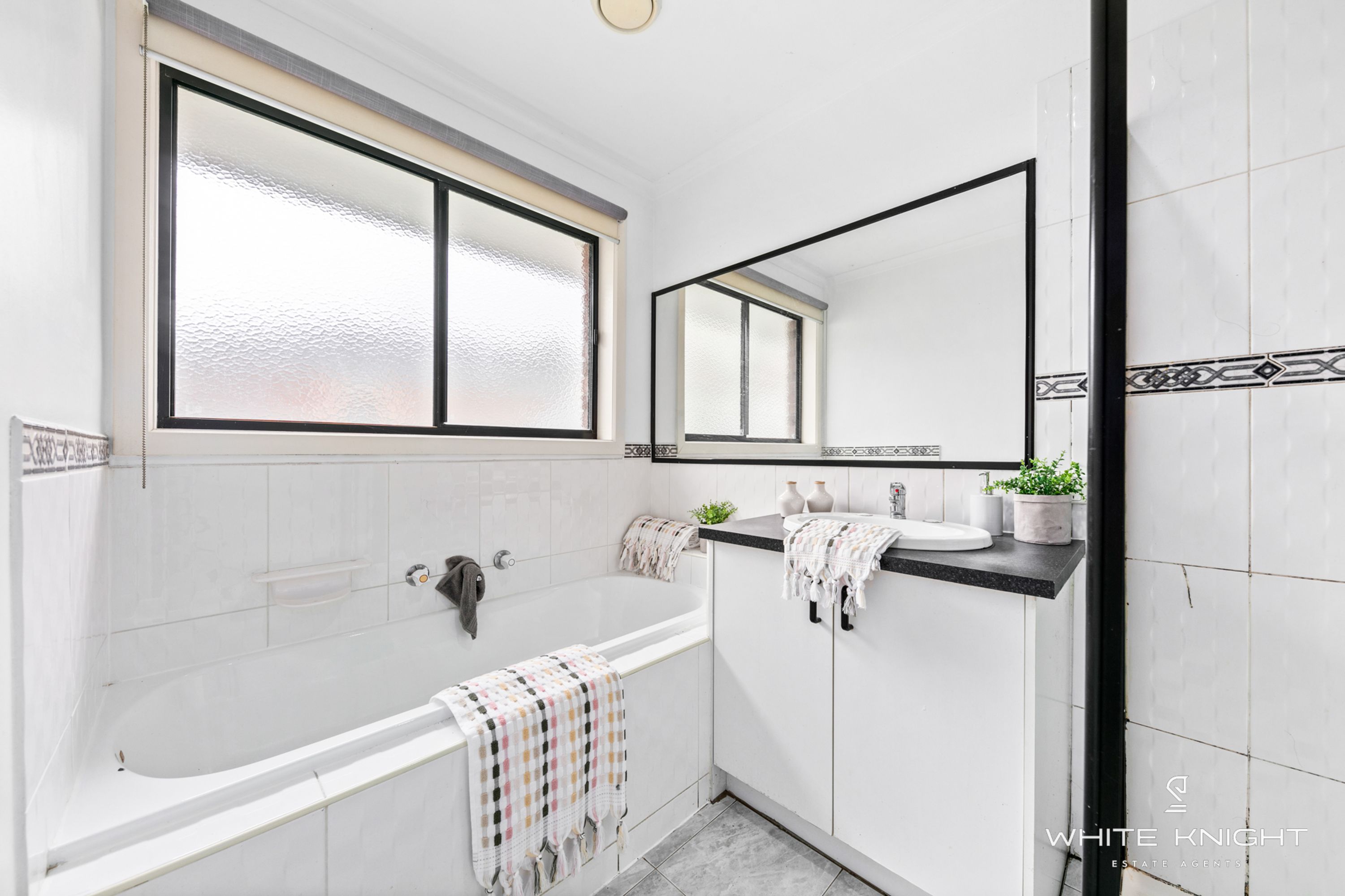 4 Aitken Drive, Delahey VIC 3037, Delahey - Thumbnail 4