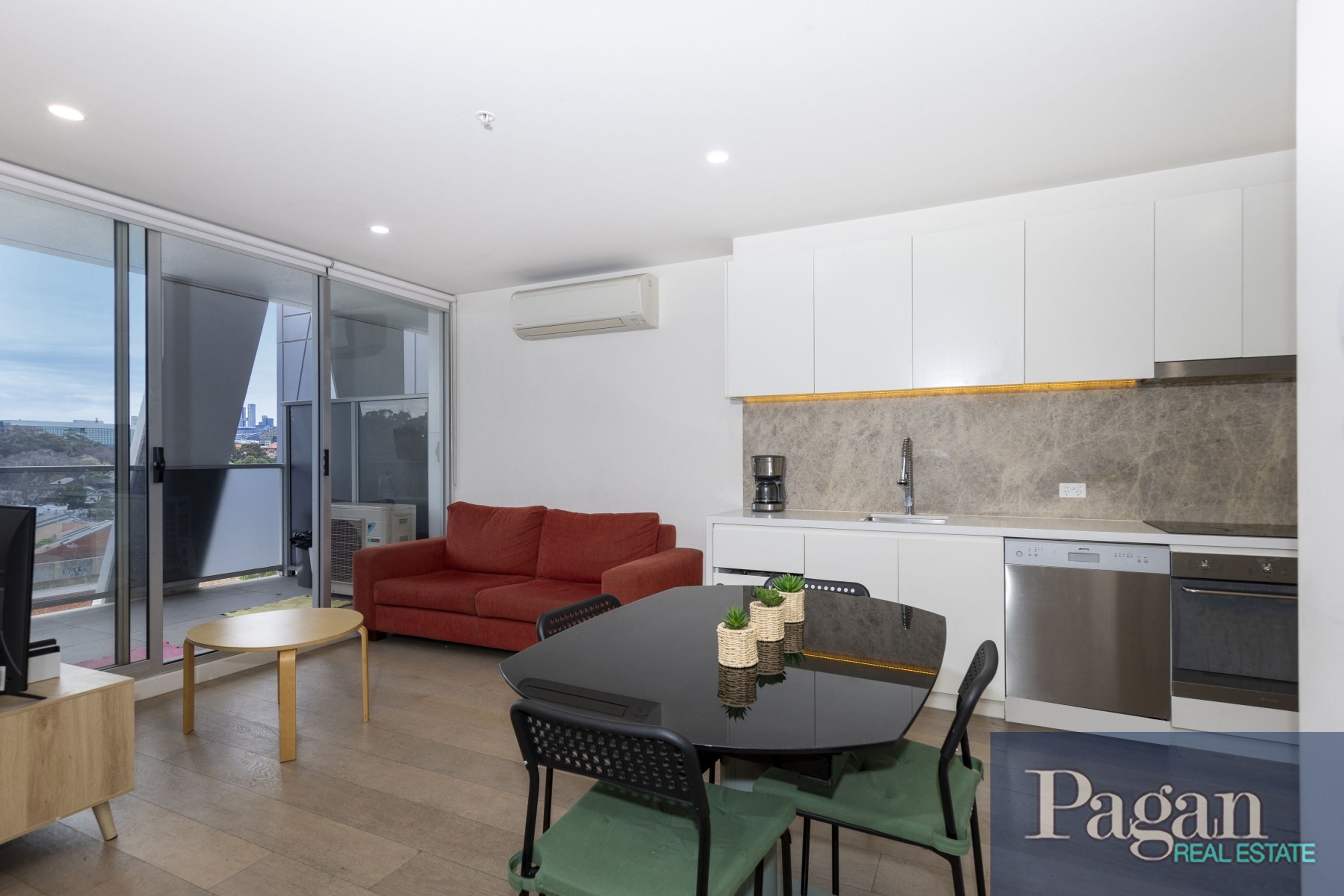 407/33 racecourse road, North Melbourne - Image 1