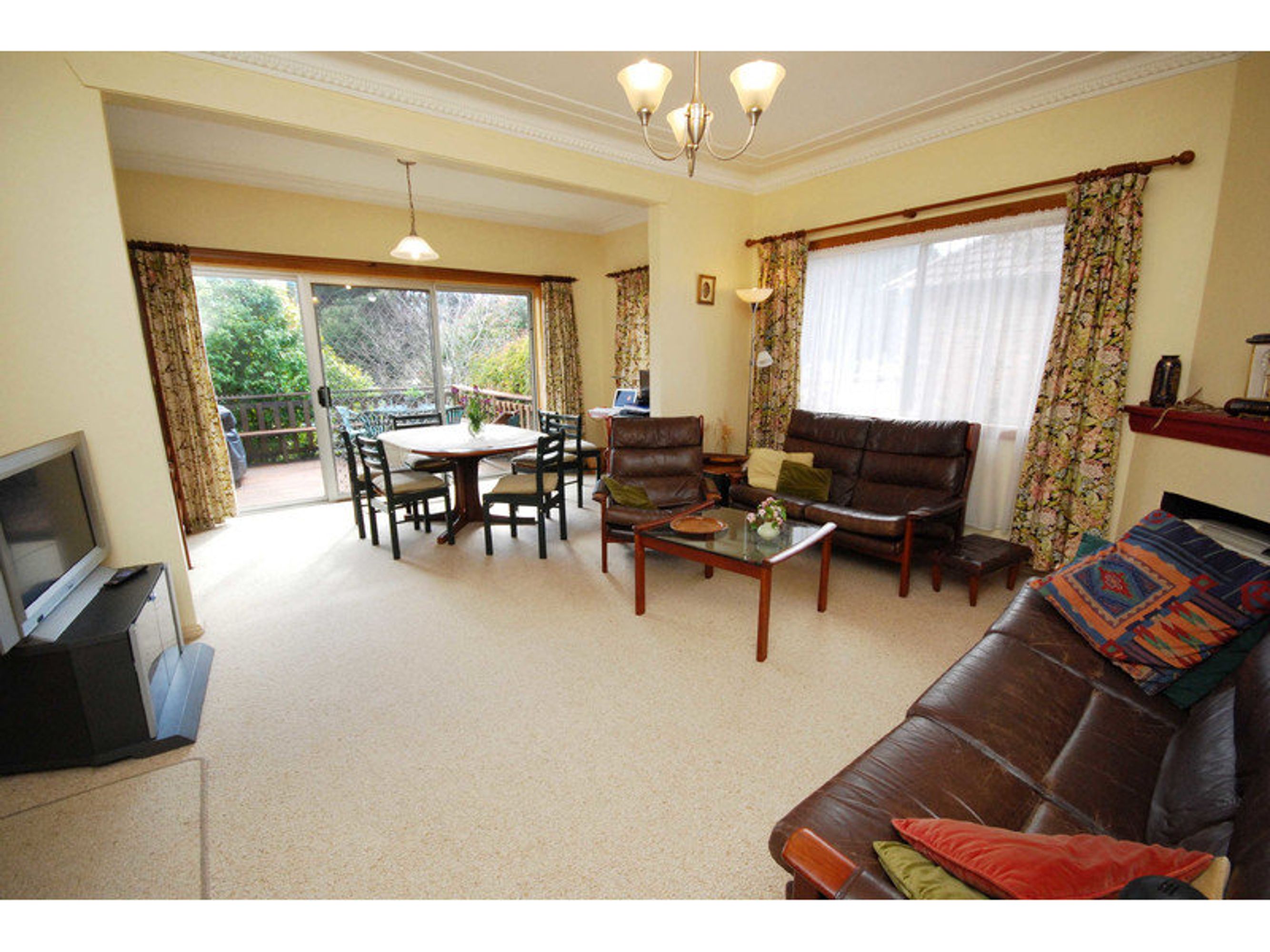 44 Lovel Street, Katoomba - Thumbnail 3