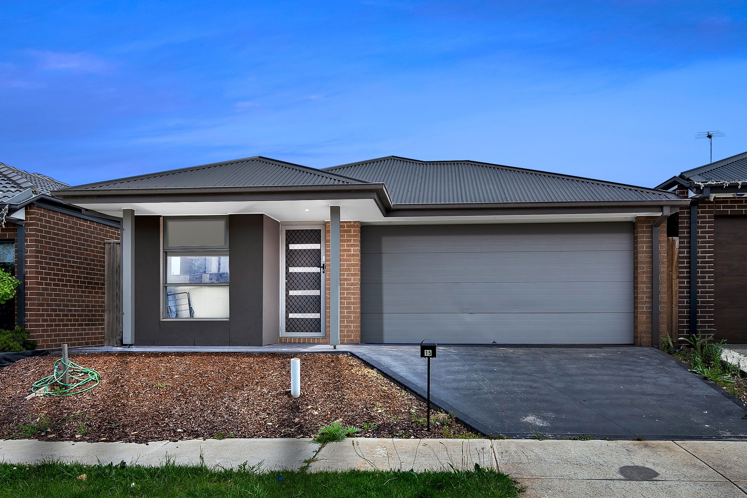 15 Fairmont Crescent, Fraser Rise - Image 1