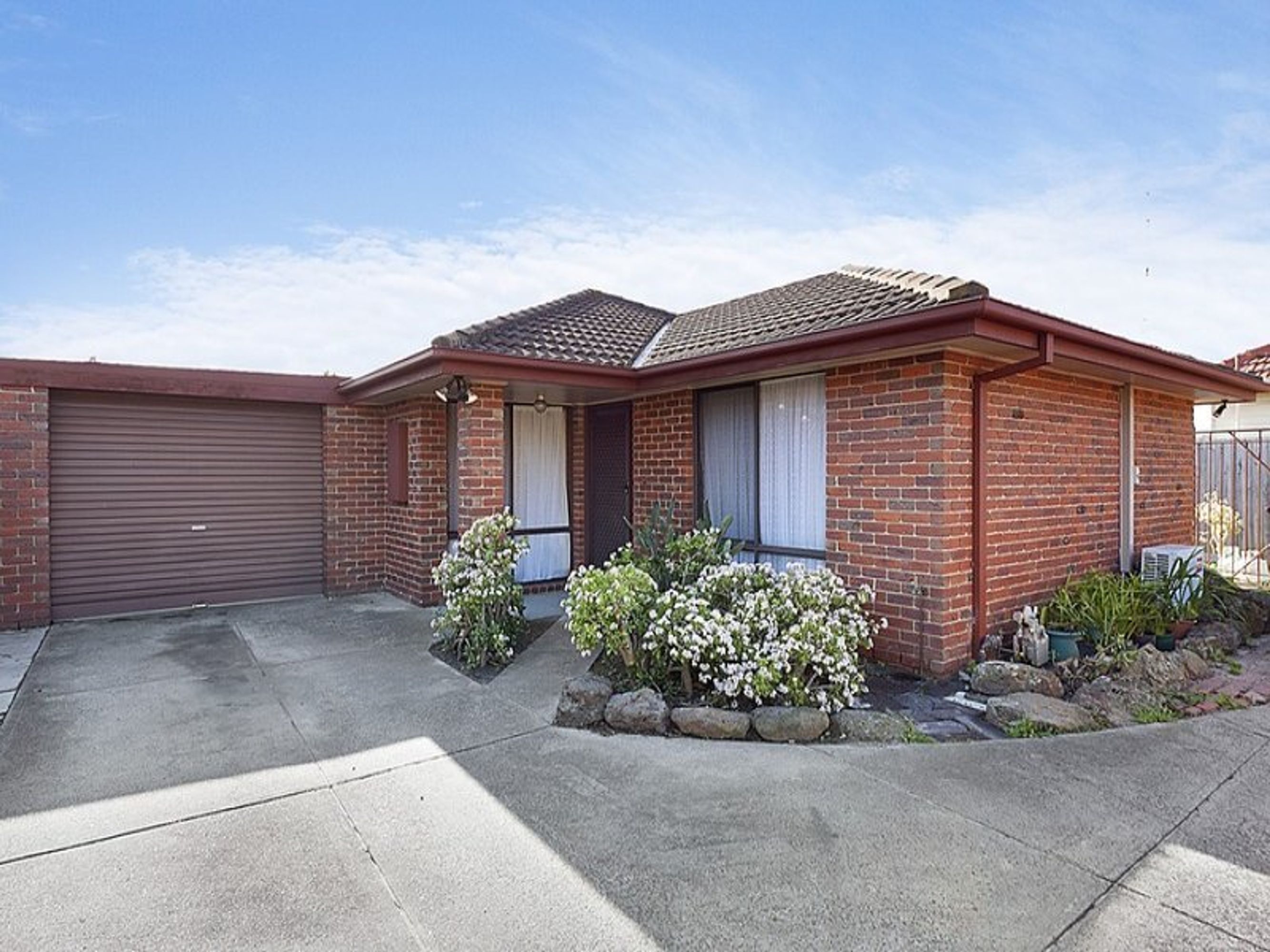 2/9 Trevethic Road, Springvale - Image 1