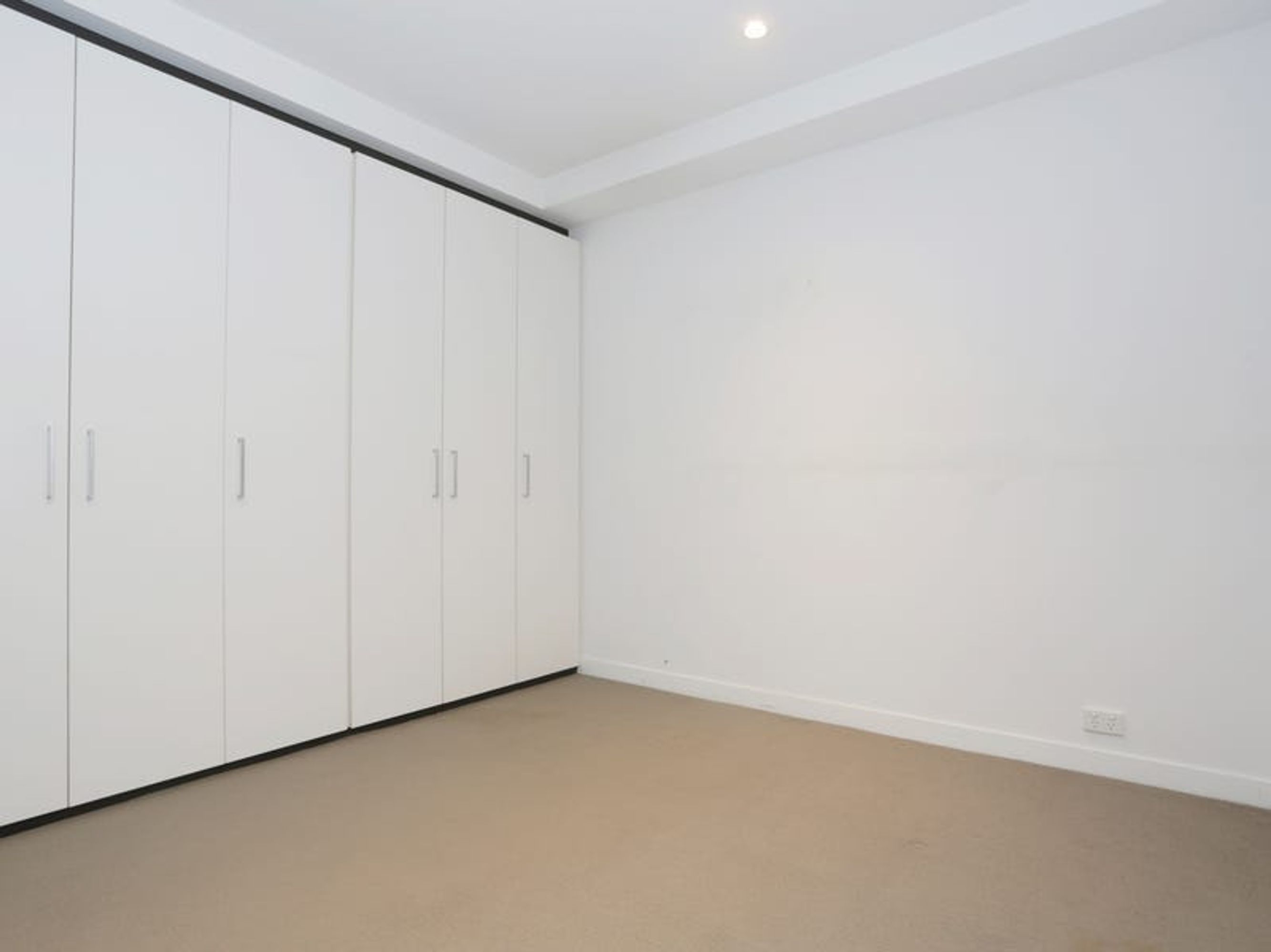 Address Withheld, Melbourne - Thumbnail 7