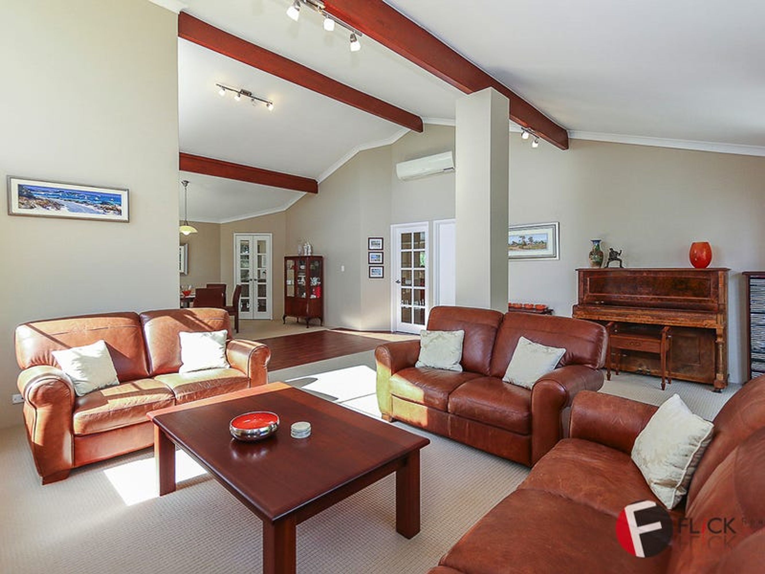 18 Tiller Rd, Ocean Reef, Ocean Reef - Thumbnail 3