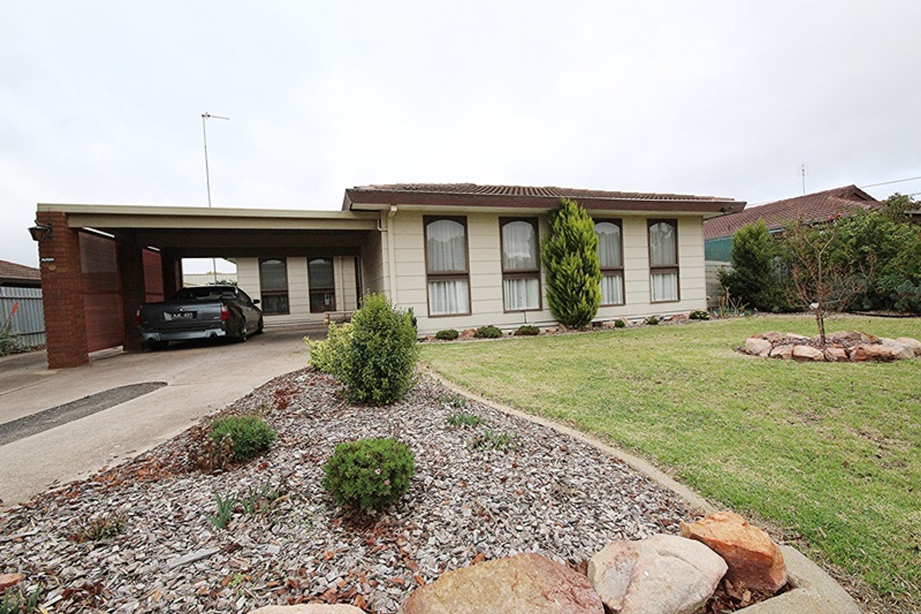 11 Dougherty Street, Horsham VIC 3400