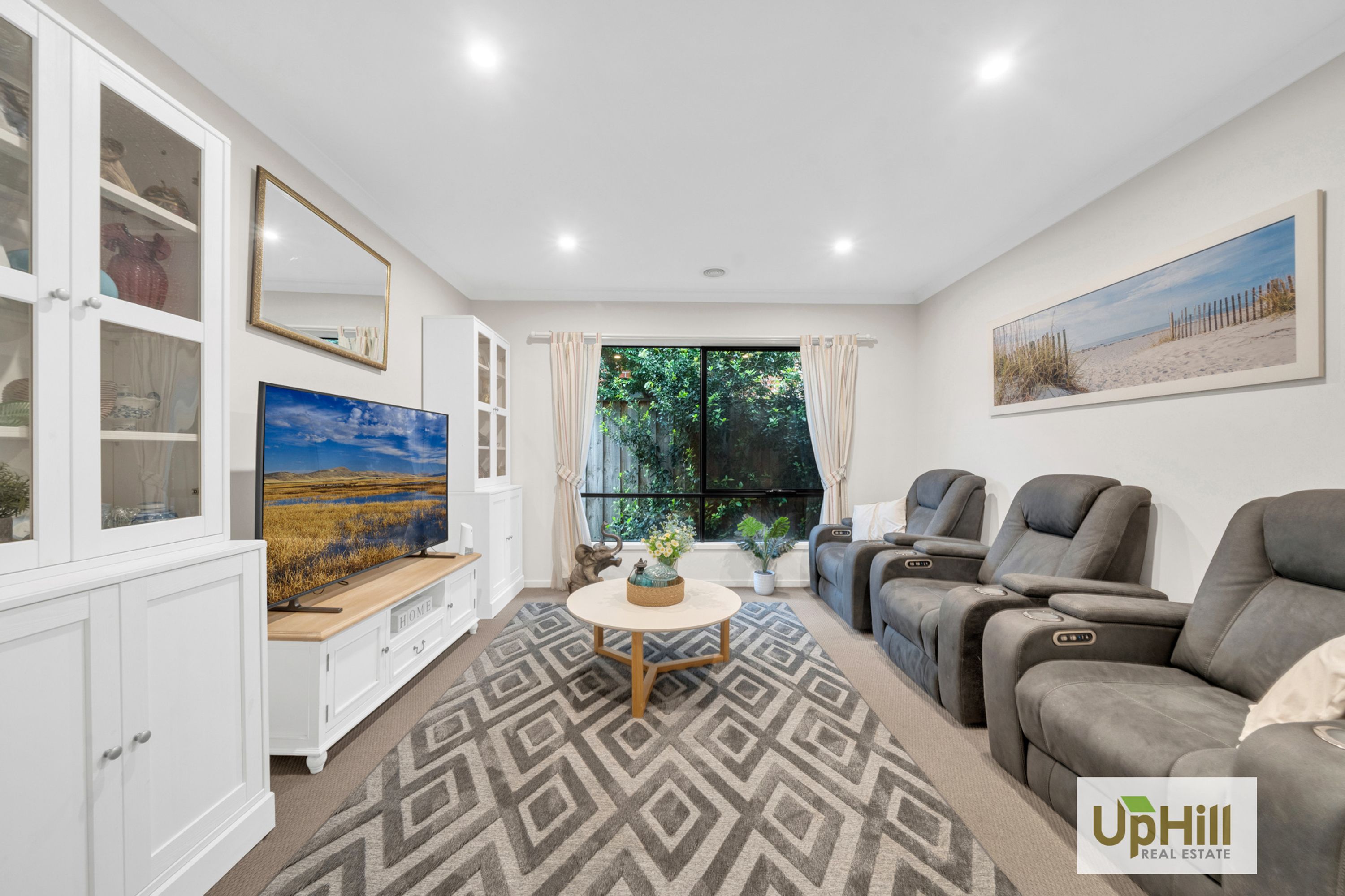 52 Simmental Drive, Clyde North - Thumbnail 7