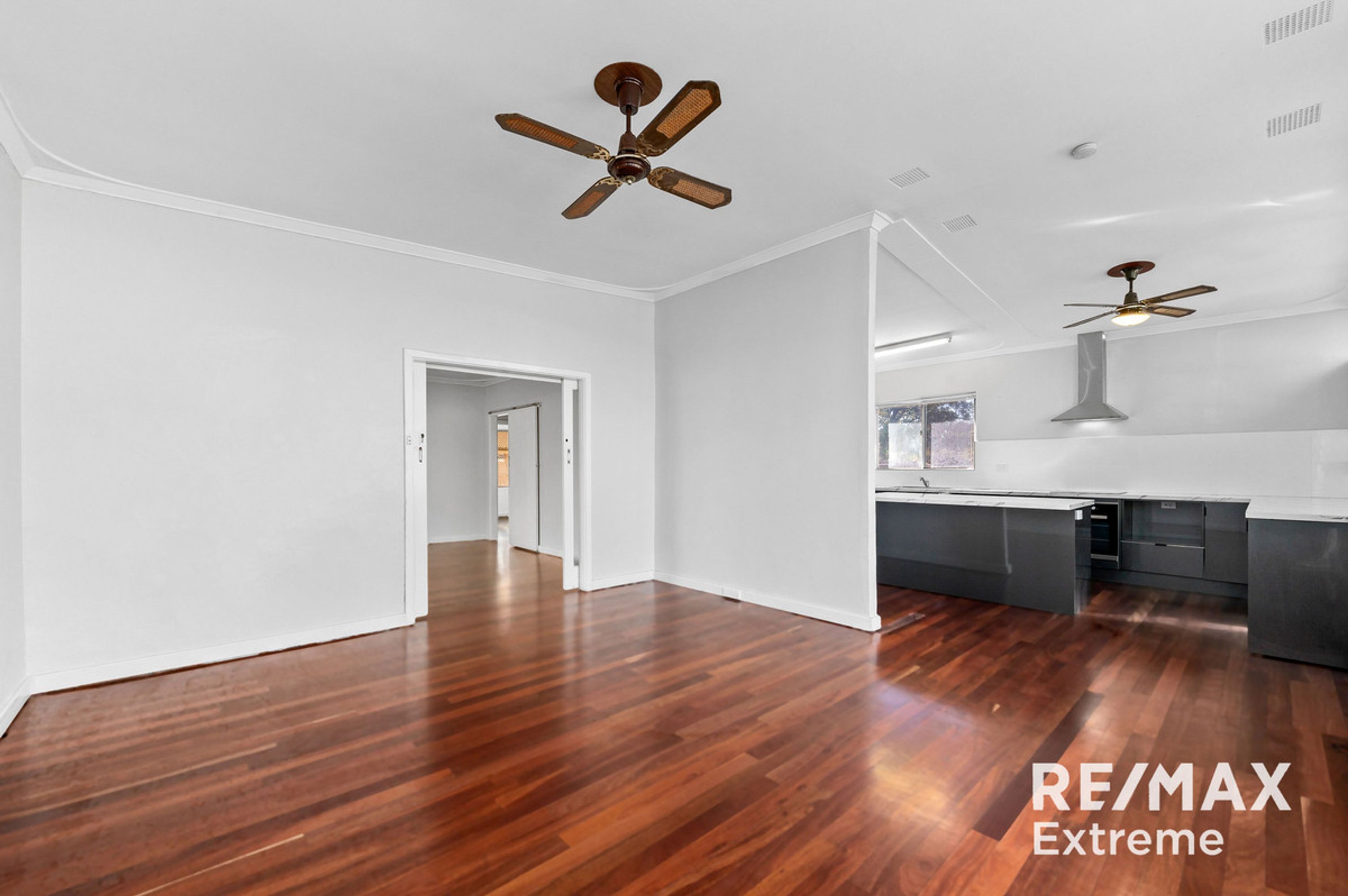 49 Harrison Way, Calista - Thumbnail 7