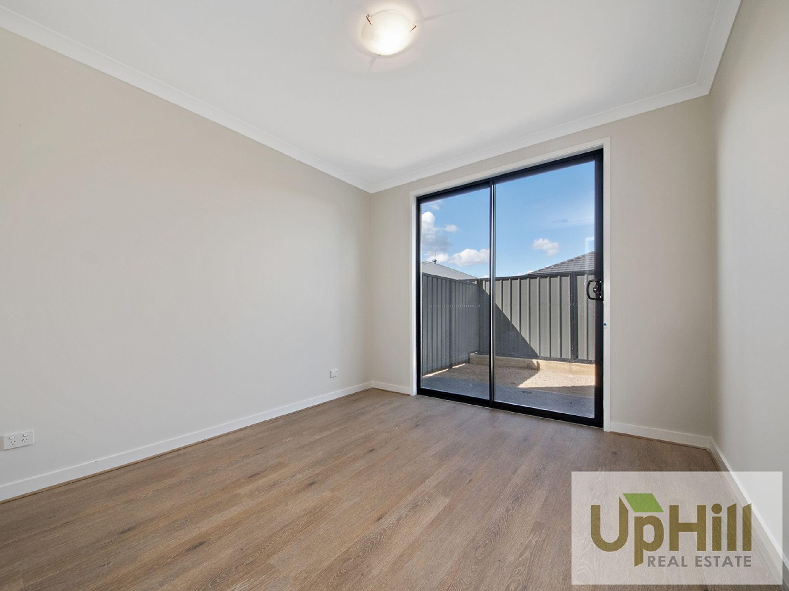 8 REVELWOOD WAY, Clyde North - Thumbnail 7