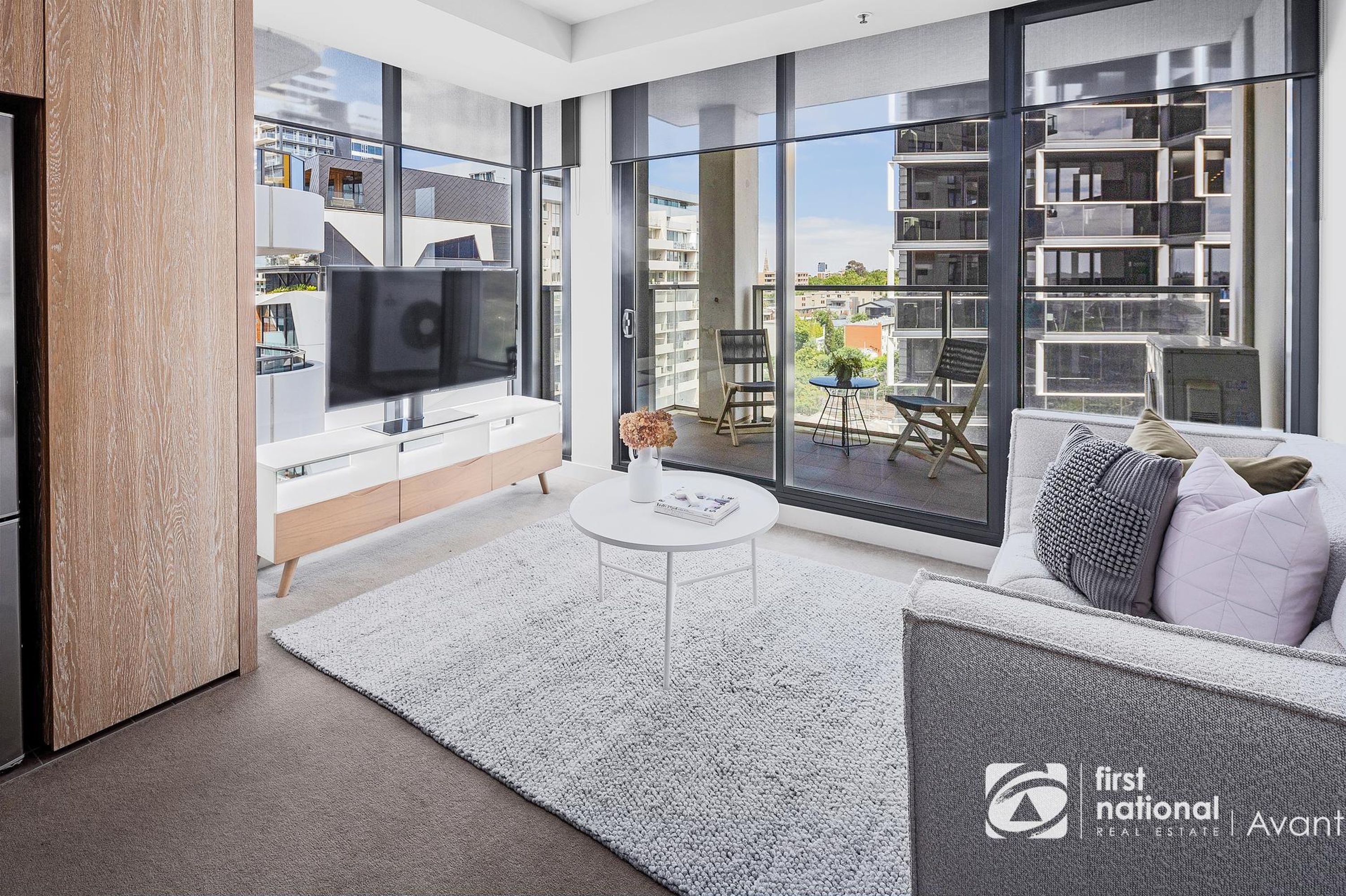 1102/50 Claremont Street, South Yarra - Thumbnail 2