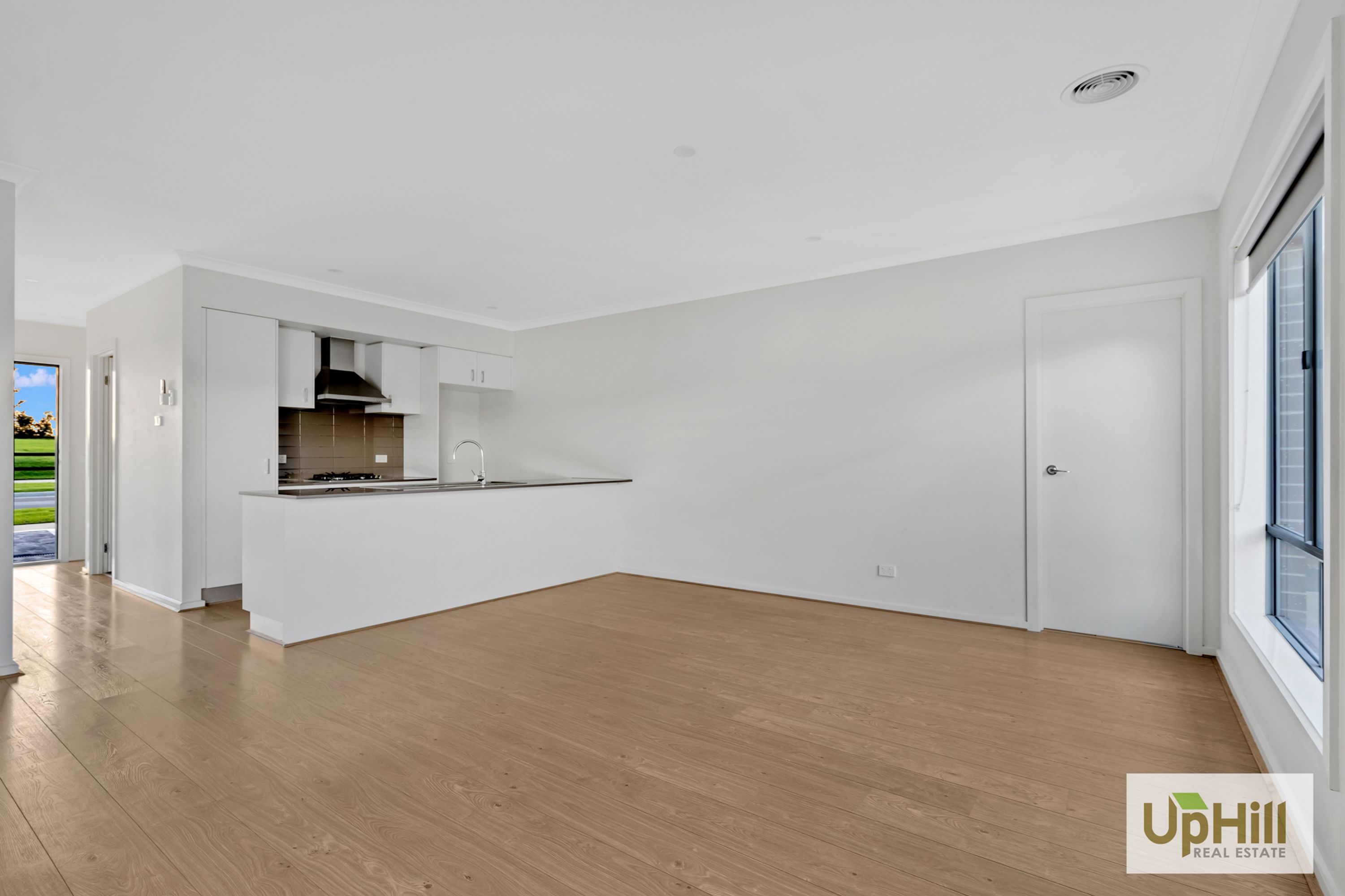 19 ELISTON AVENUE, Clyde - Thumbnail 4
