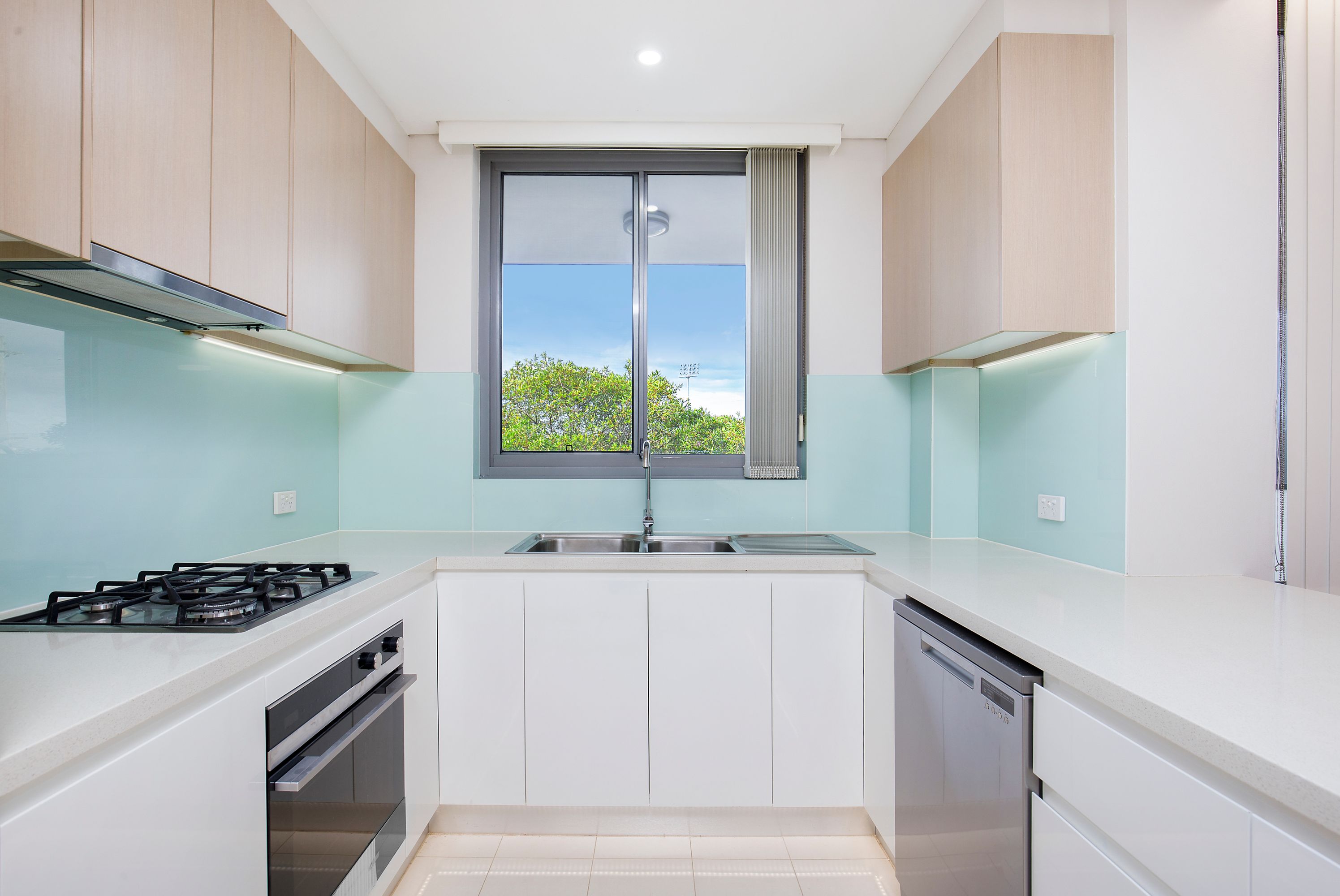 2br/1, Carlton - Thumbnail 4