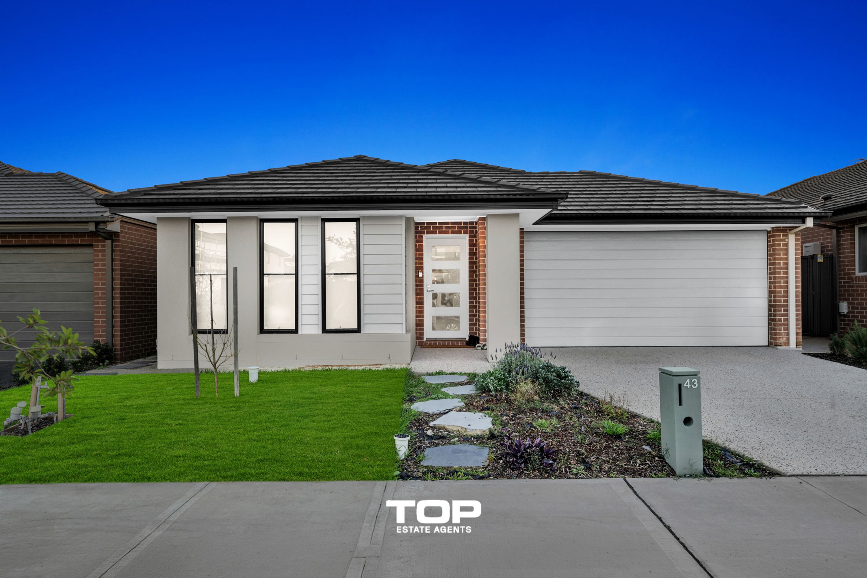 43 Watercolour Boulevard, Clyde North - Image 1