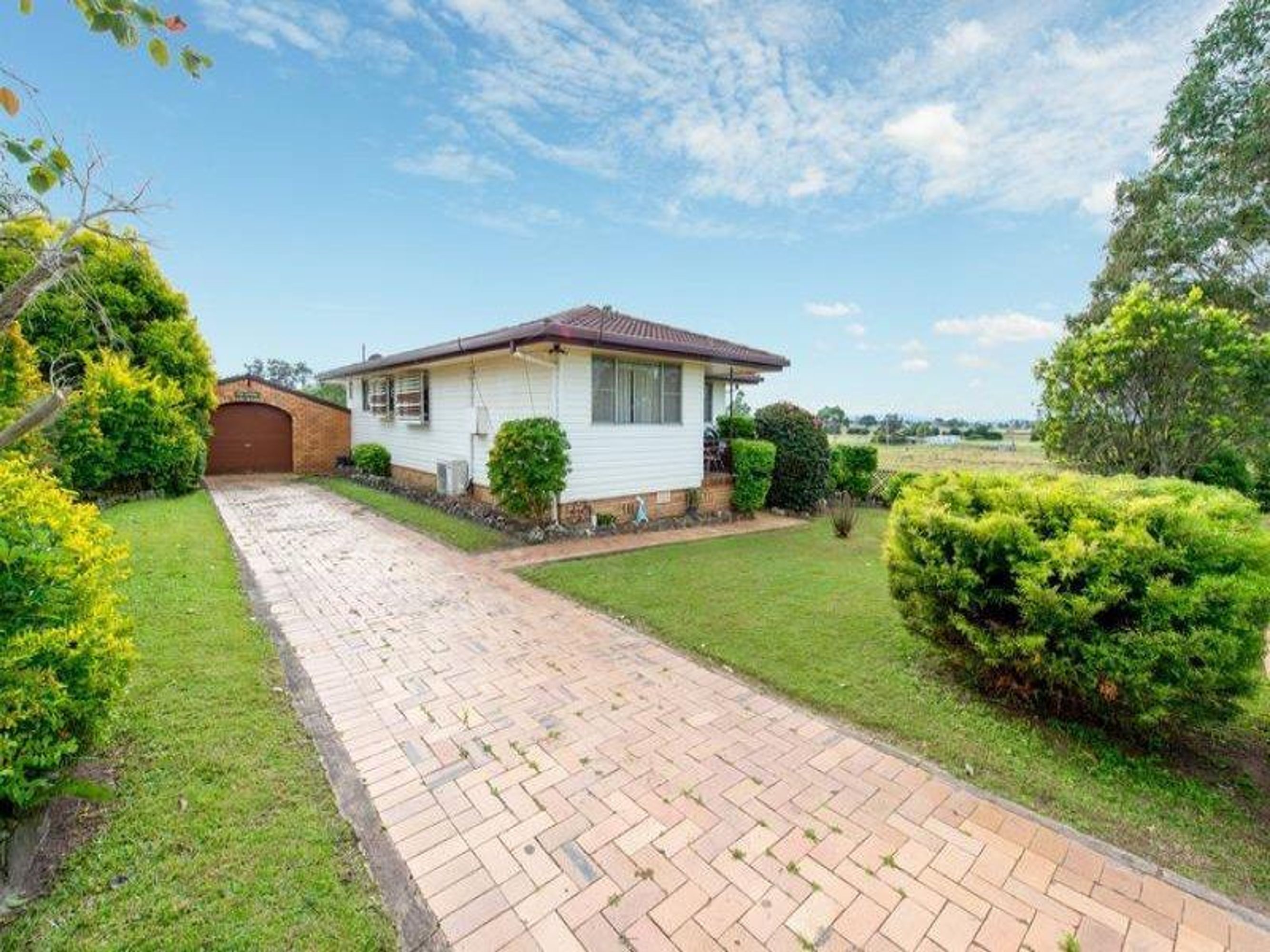 2 McPhee Street (house), Swan Creek - Thumbnail 7
