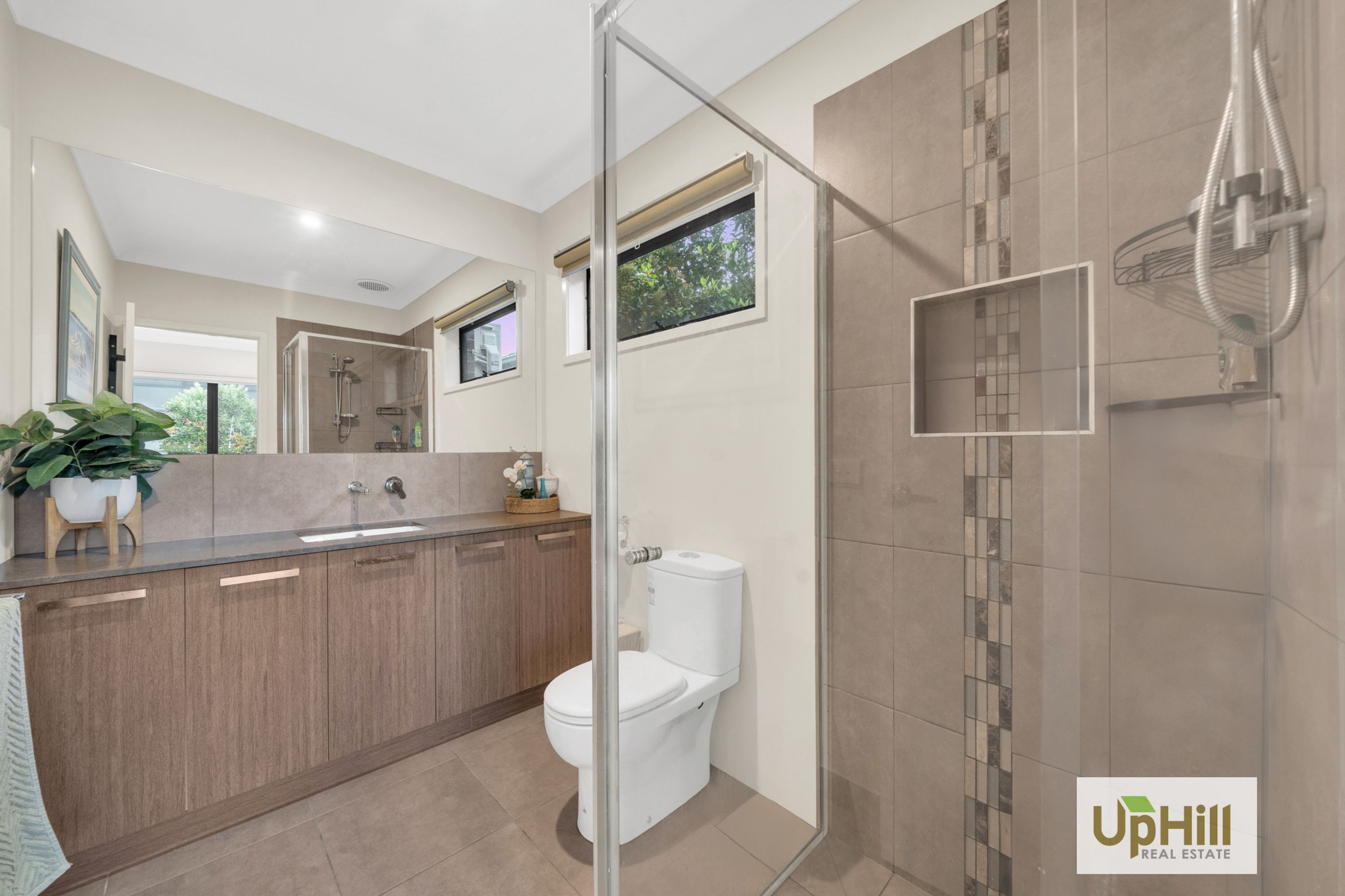52 Simmental Drive, Clyde North - Thumbnail 5