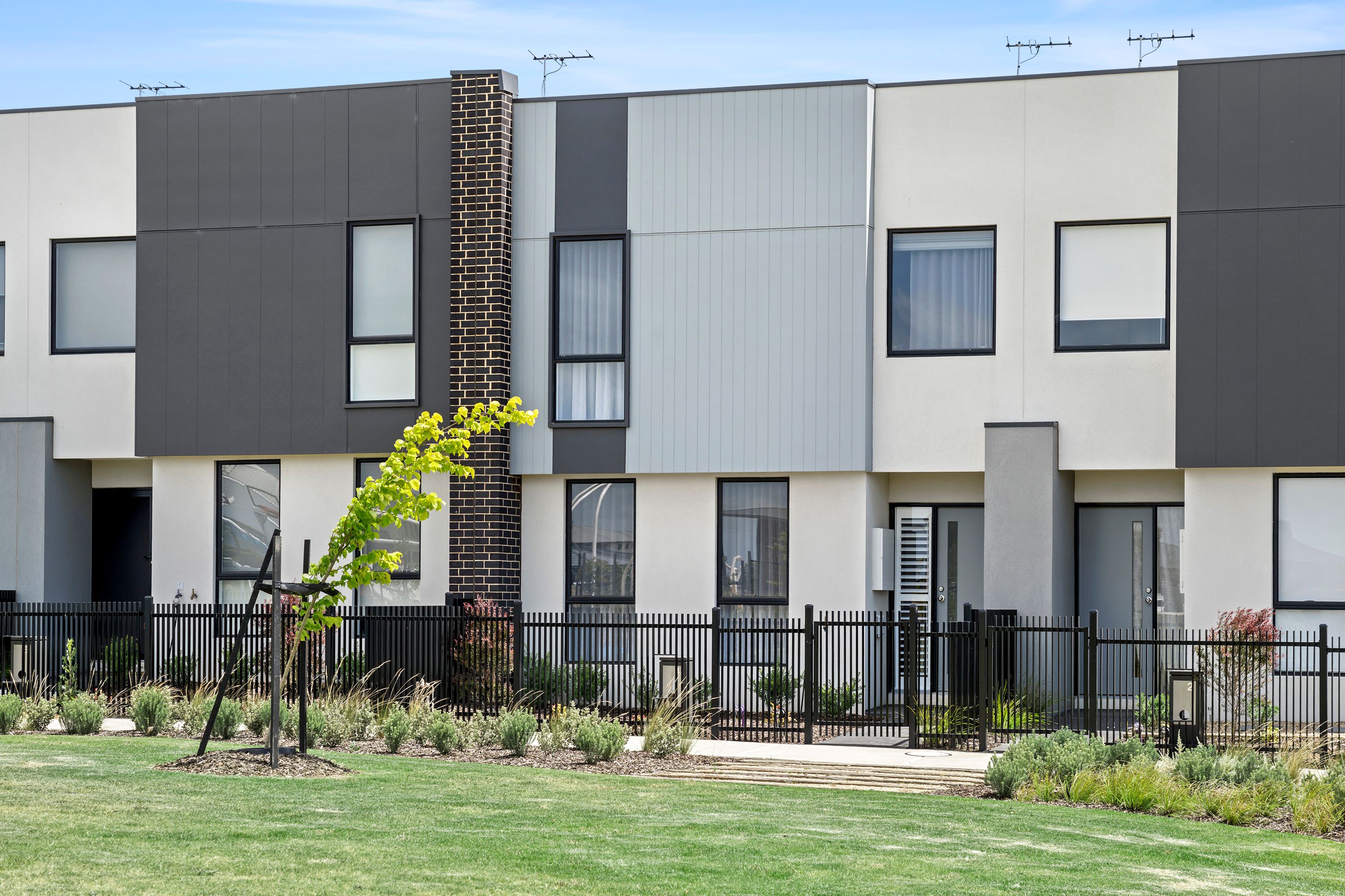 4 Peterlee Walk, Werribee, VIC 3030, Werribee - Thumbnail 6