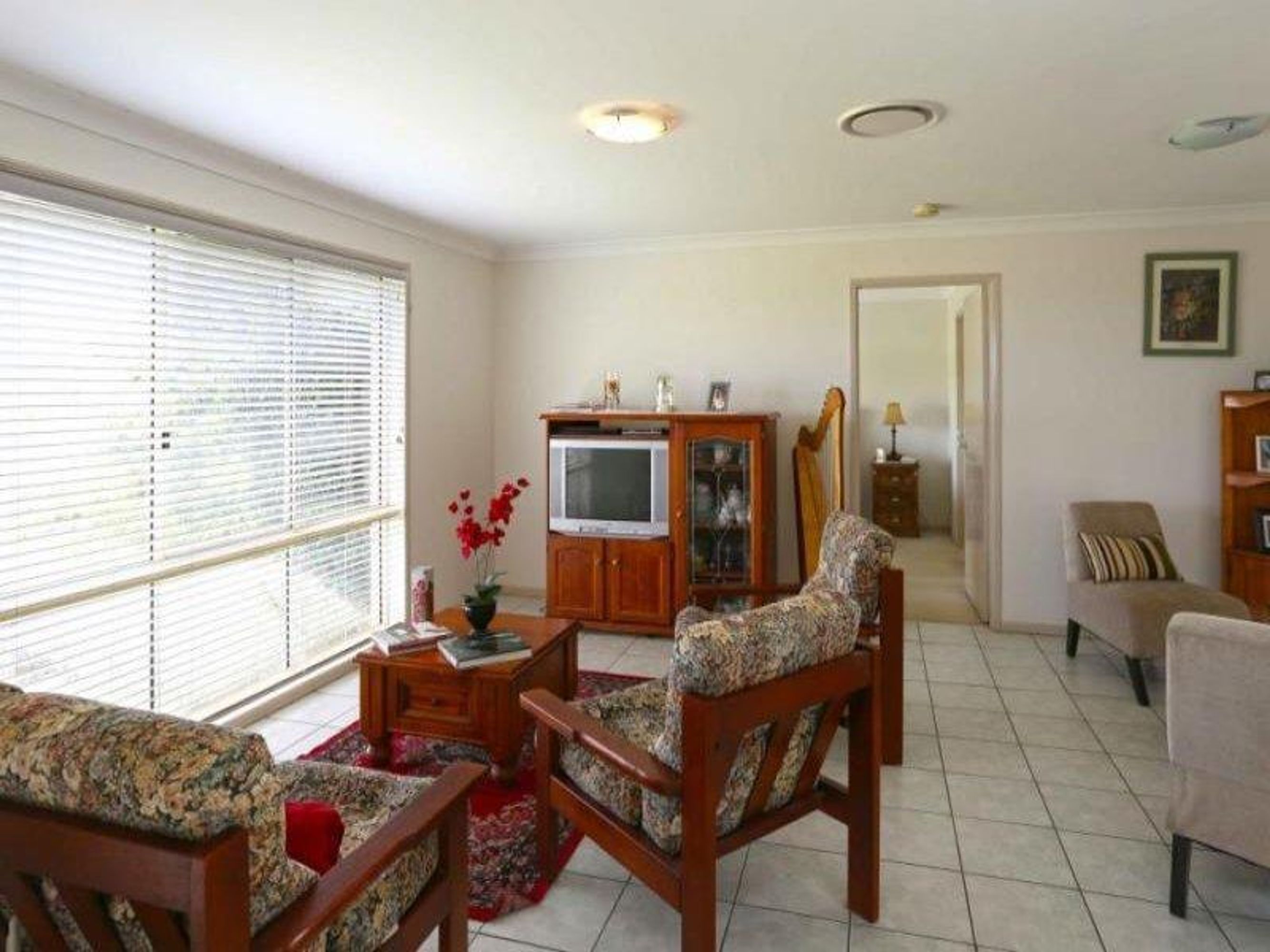 13 Martin Crescent, Junction Hill - Thumbnail 7