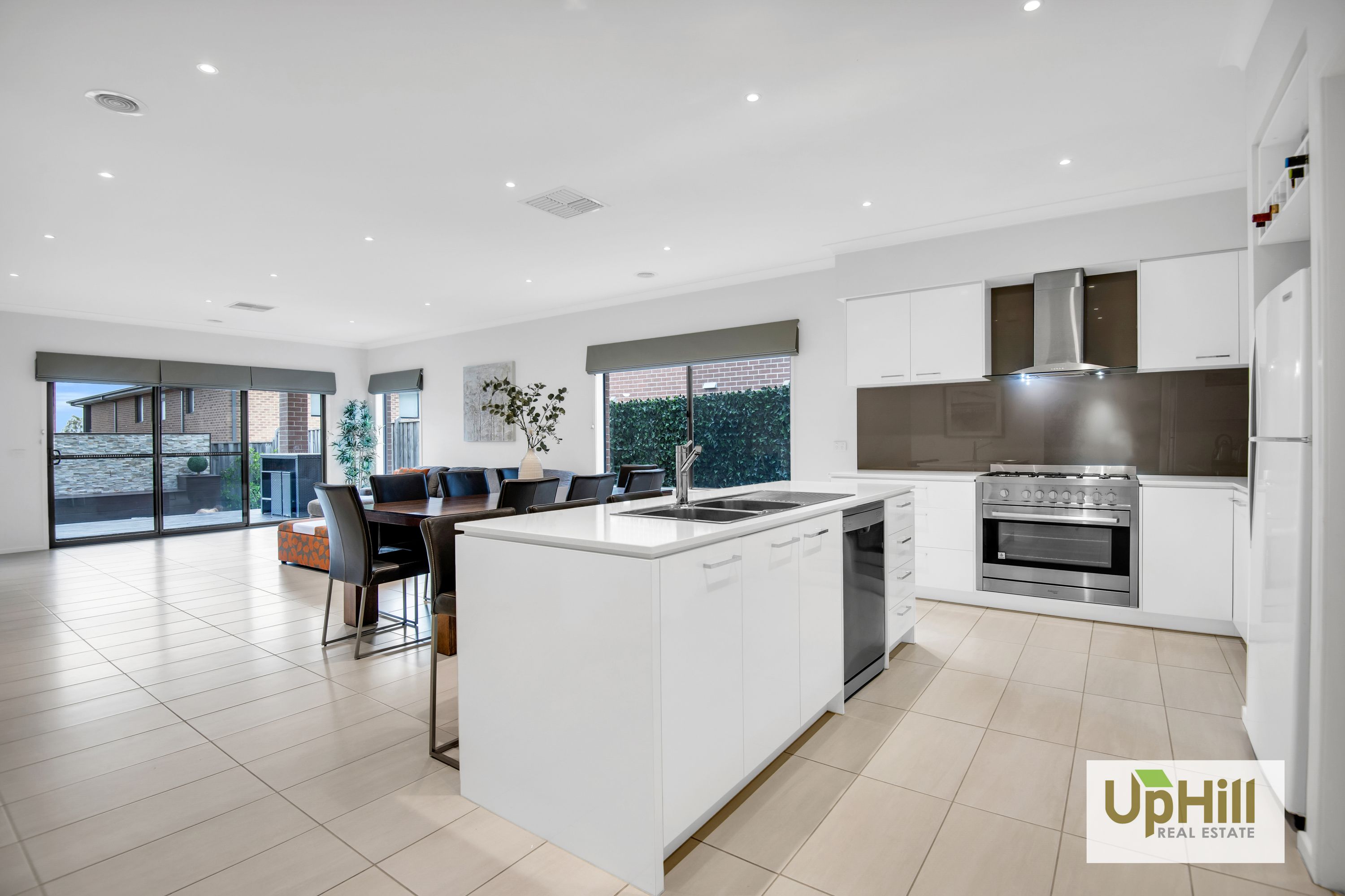10 Coolana Drive, Clyde North - Thumbnail 5