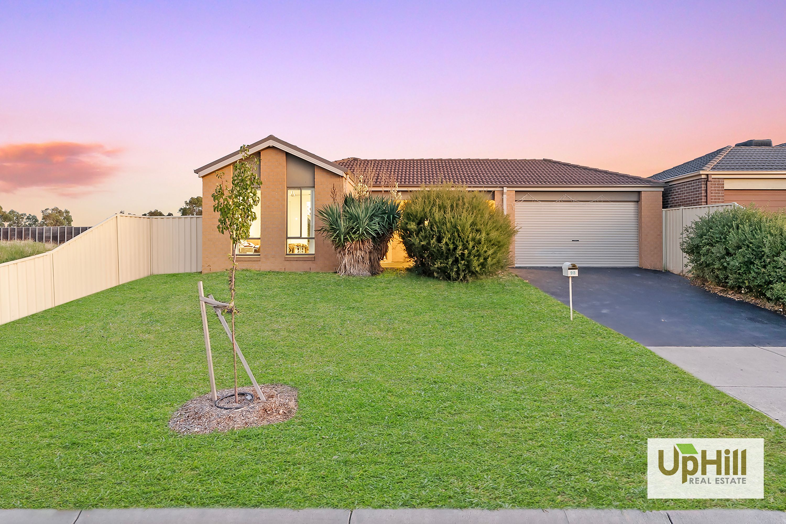 98 Blue Horizons Way, Pakenham - Image 1