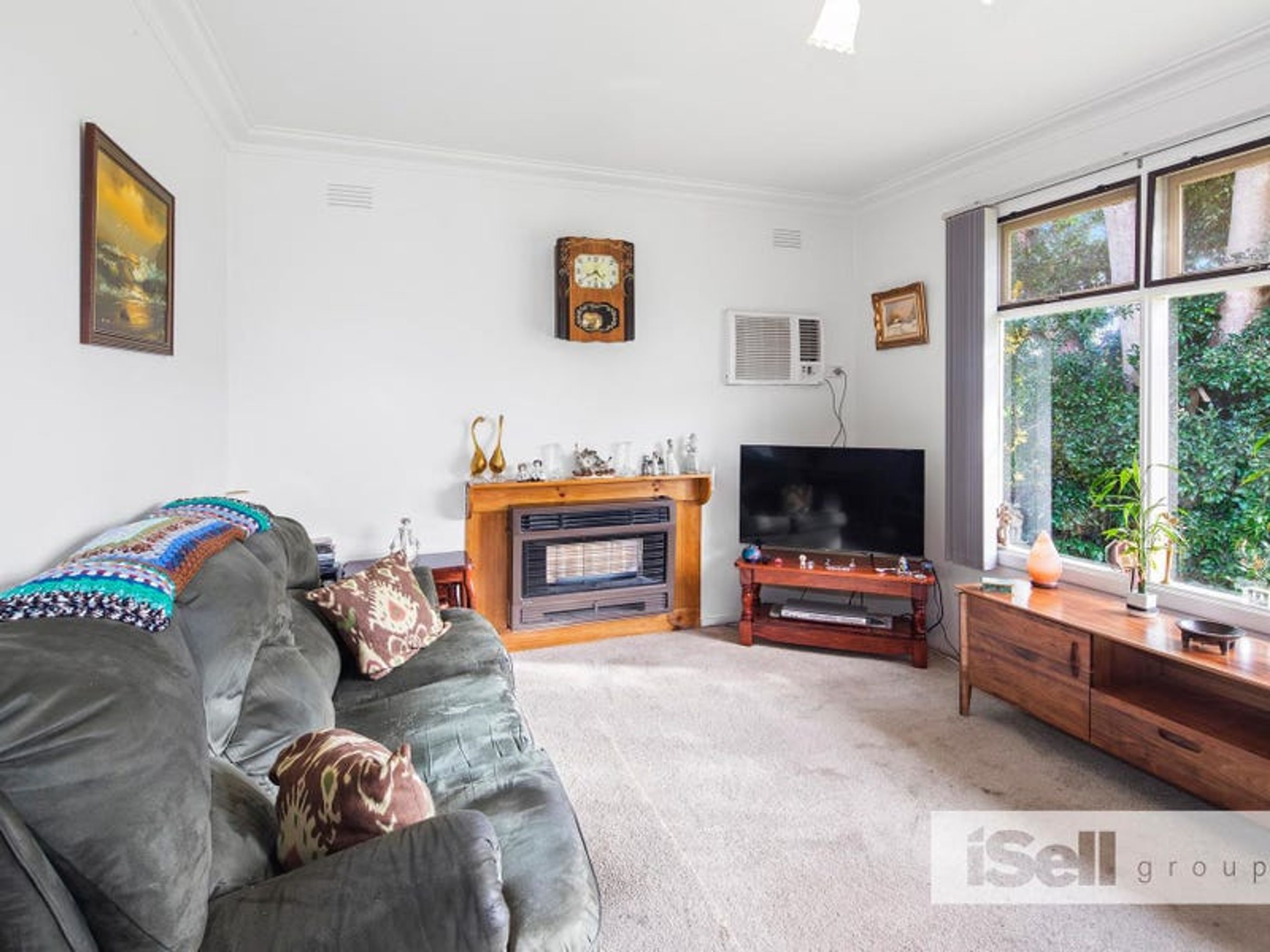 37 Goodwood Drive, Springvale - Thumbnail 2