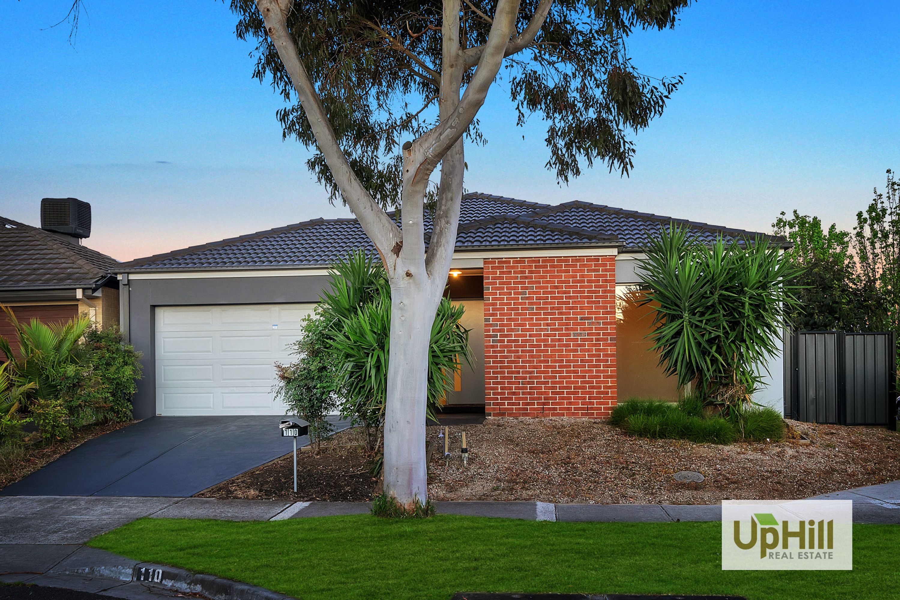 110 Selandra Boulevard, Clyde North - Thumbnail 2