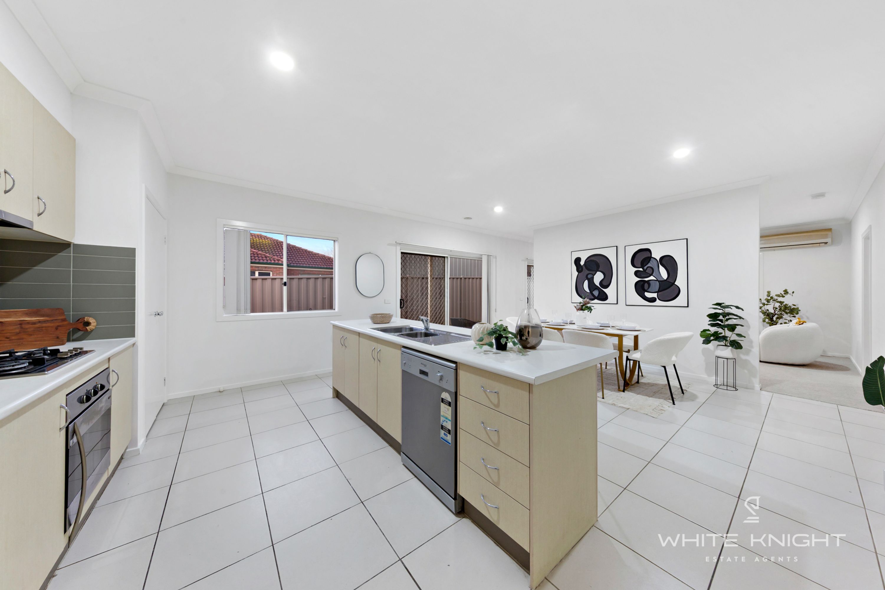 24 Glen Drouitt Drive, Caroline Springs VIC 3023, Caroline Springs - Thumbnail 3
