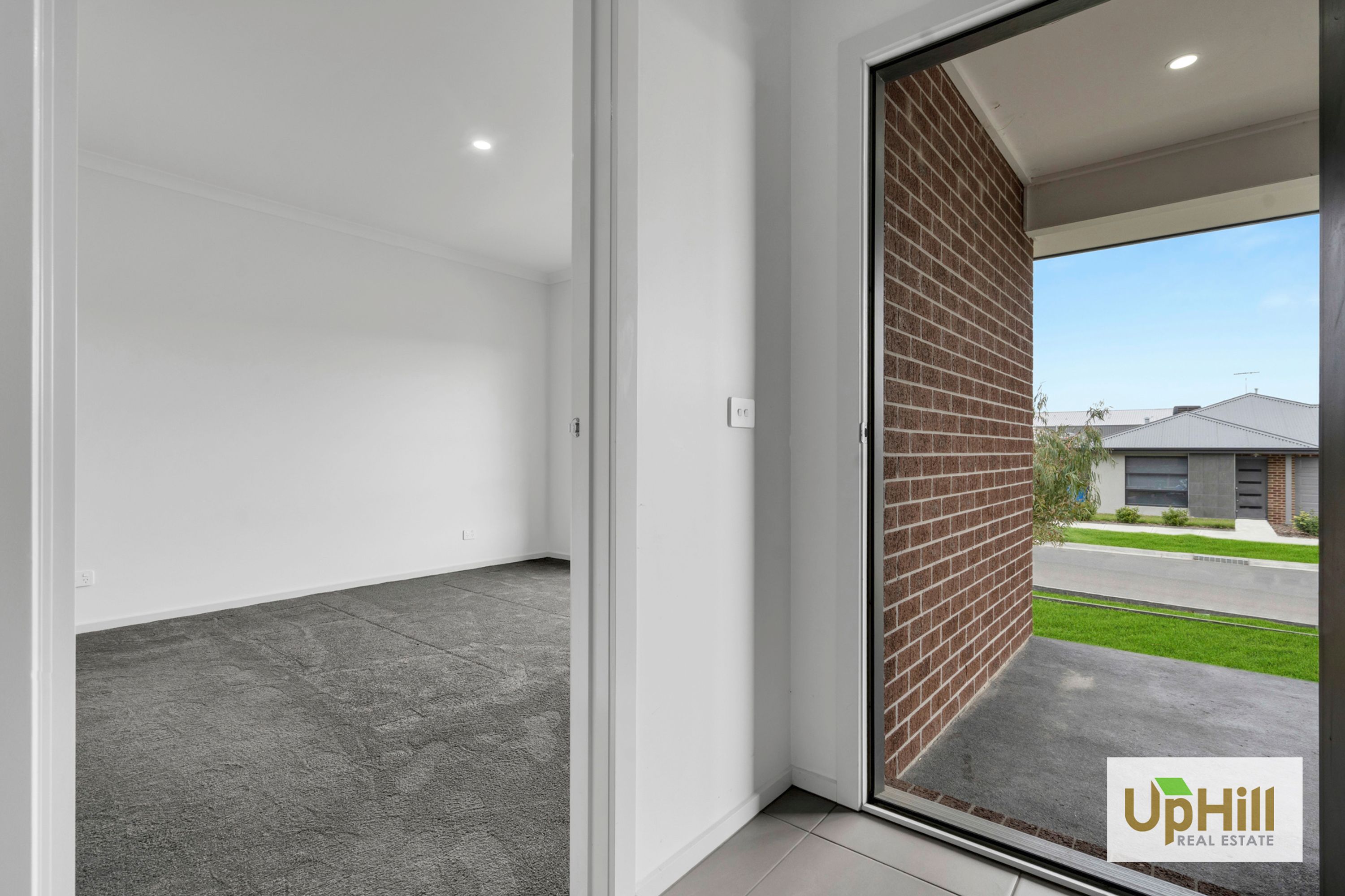 23 Seahawk Street, Clyde North - Thumbnail 2