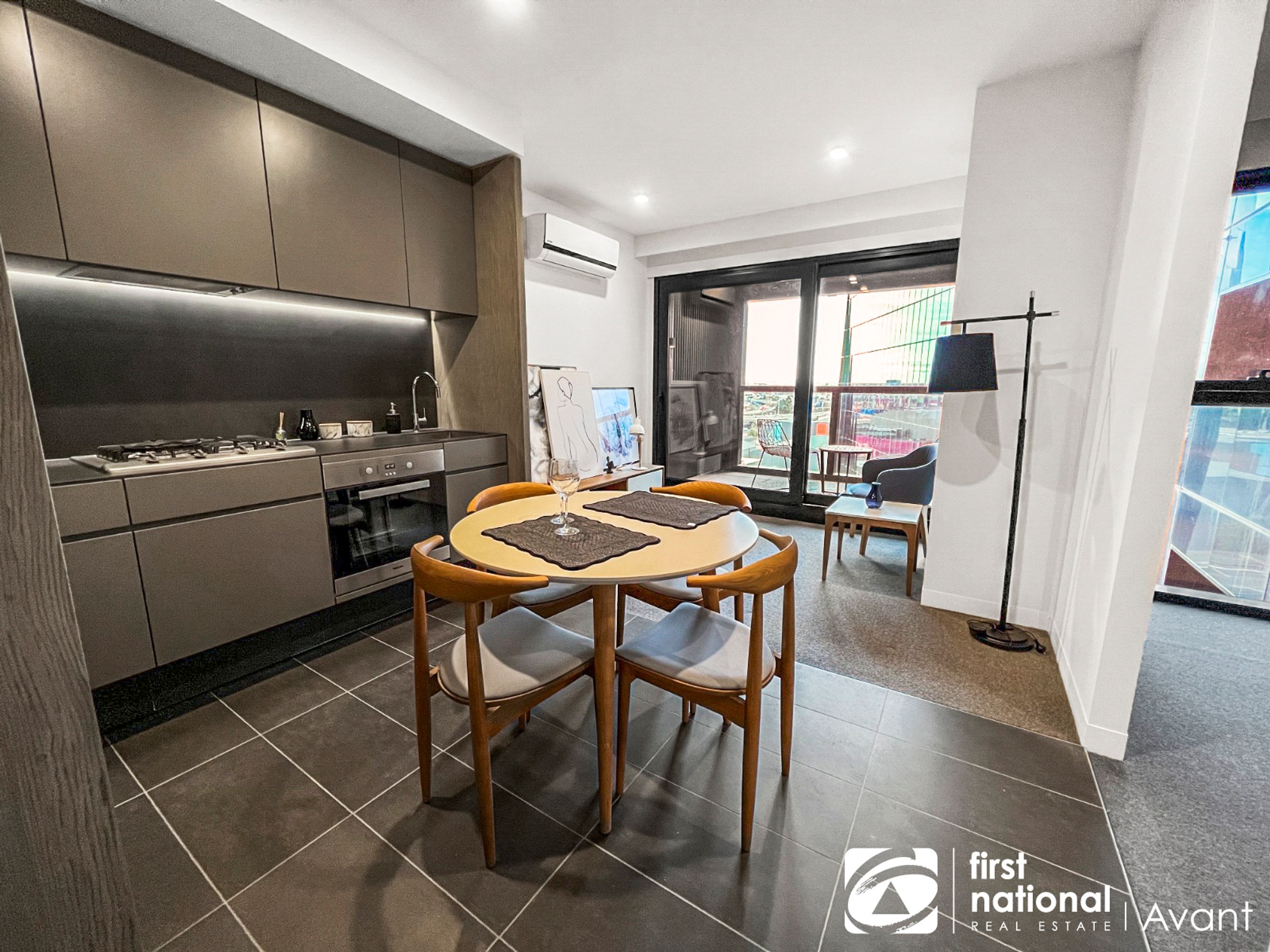 1307/8 Pearl River Road, Docklands - Thumbnail 4
