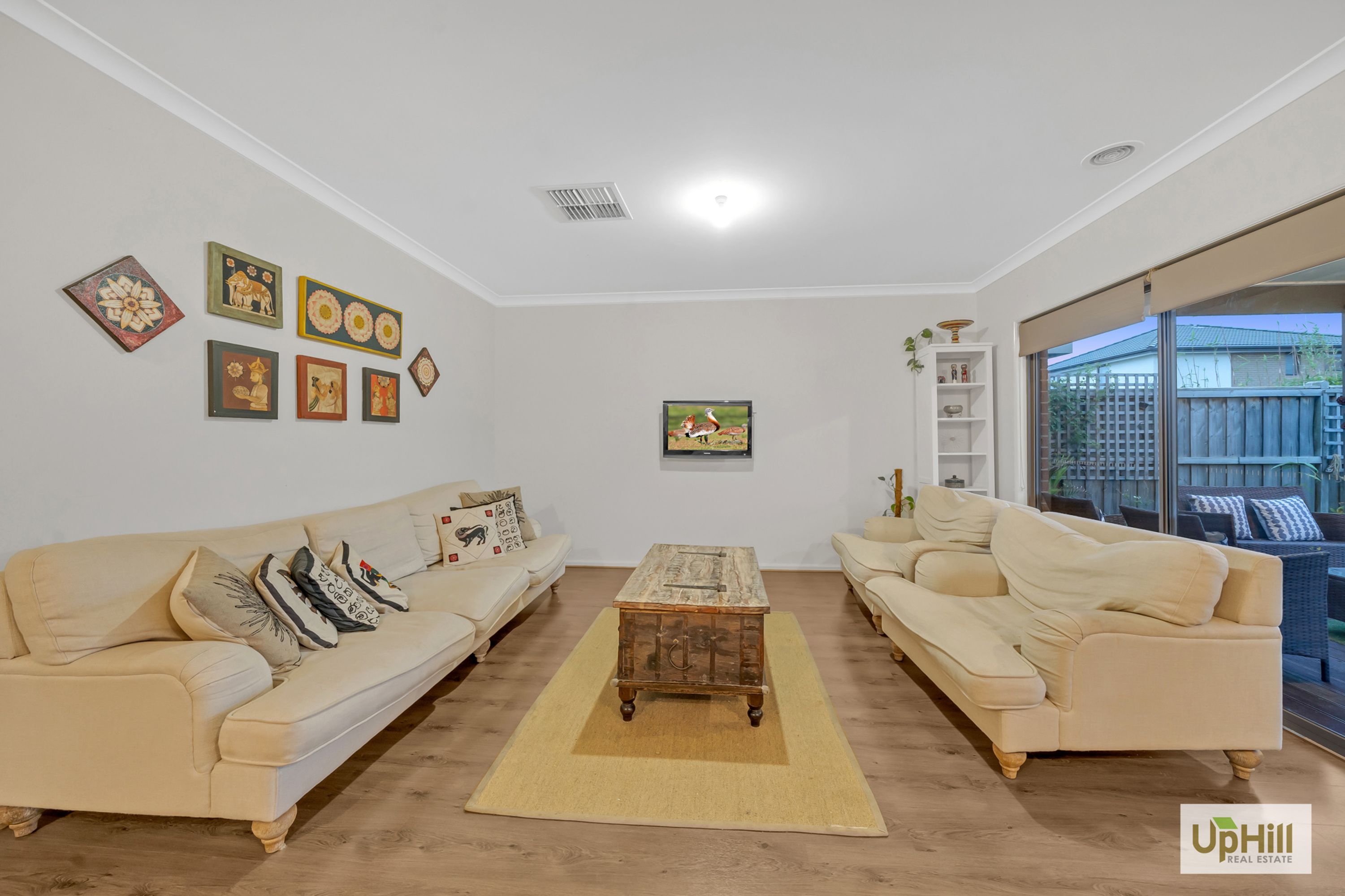 12 BRIGHTSTONE DRIVE, Clyde North - Thumbnail 7