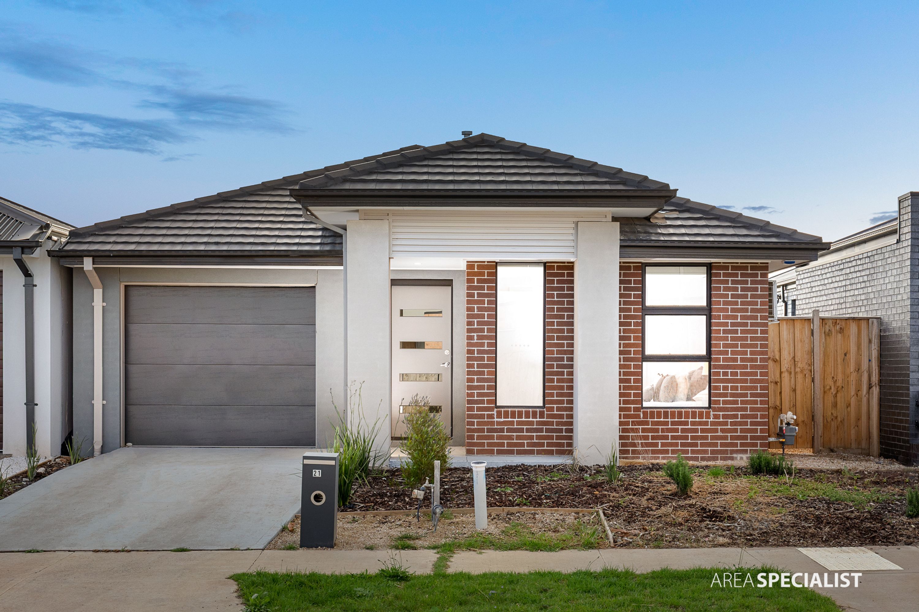 21 Marigold Drive, Fraser Rise - Image 1
