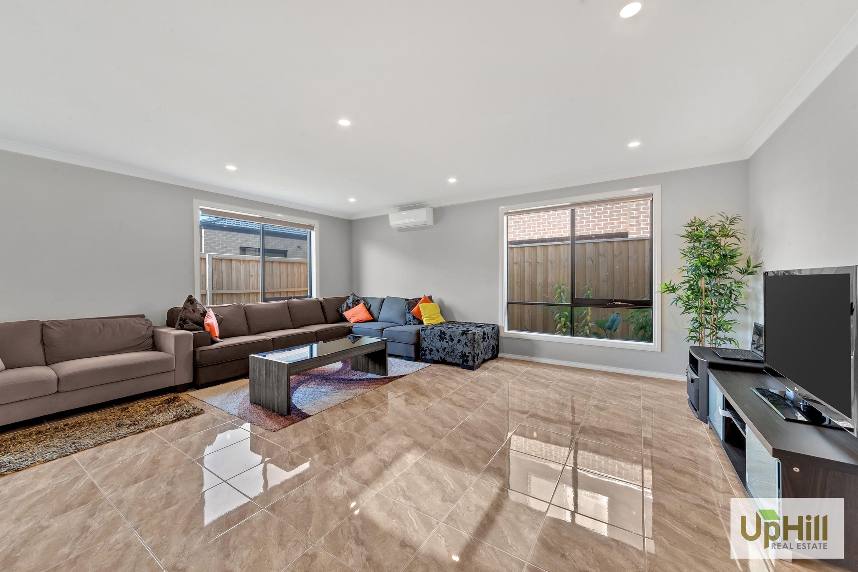 8 Dalziell Crescent, Cranbourne North - Thumbnail 7