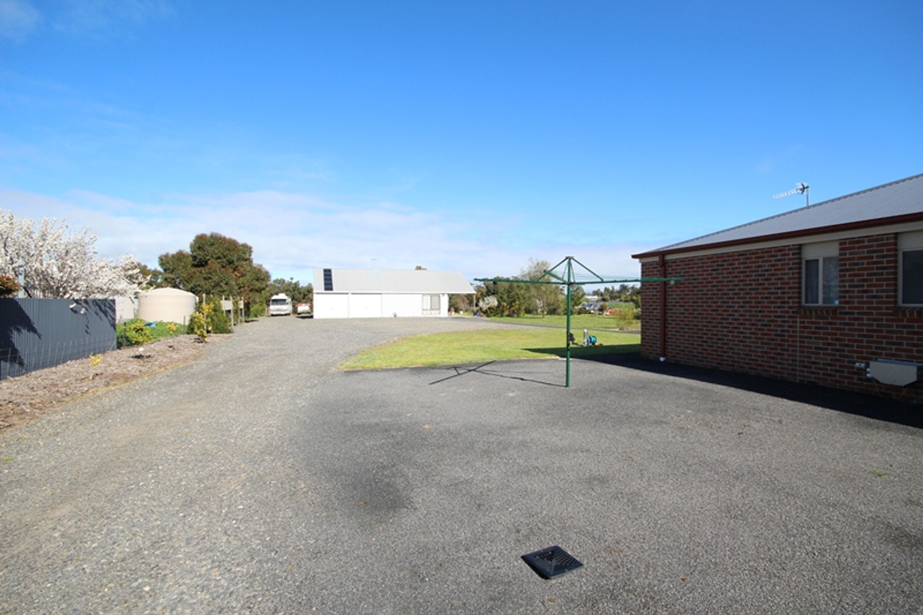 17 Velthuis Drive, Horsham, VIC 3400, Horsham - Thumbnail 3
