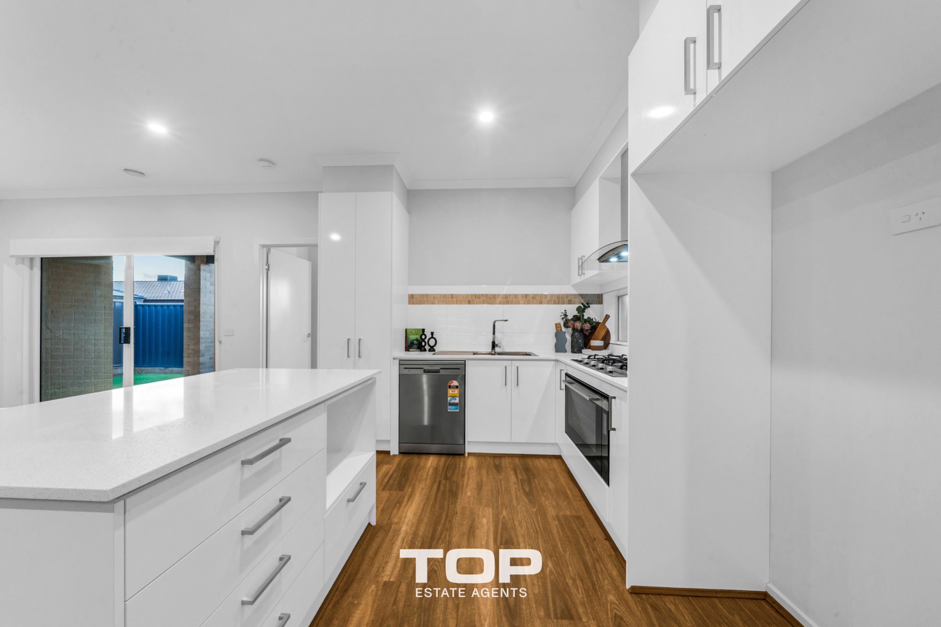 49 Shearjoy Loop, Clyde North - Thumbnail 7