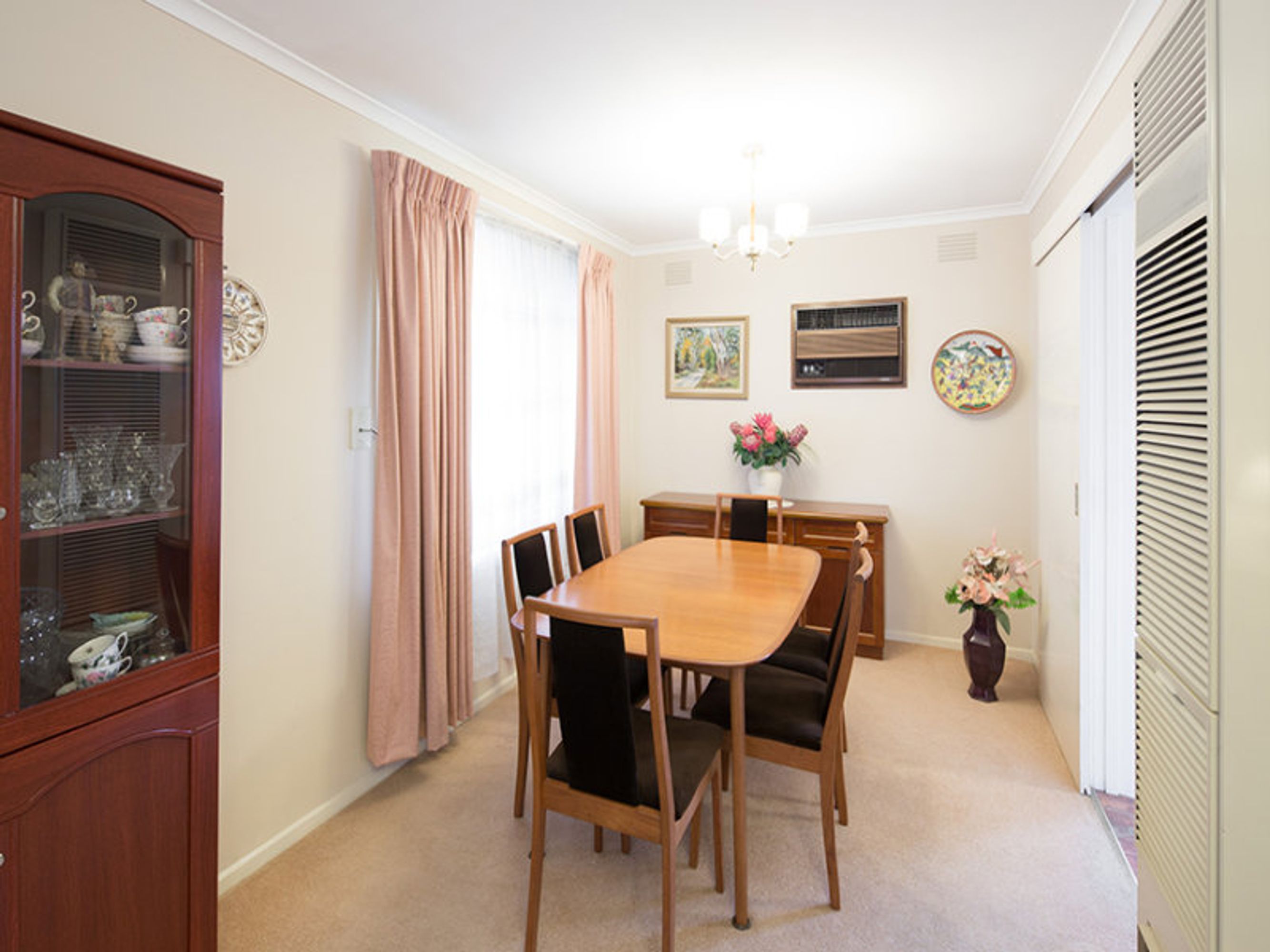 2 Folkestone Crescent, Springvale South - Thumbnail 3