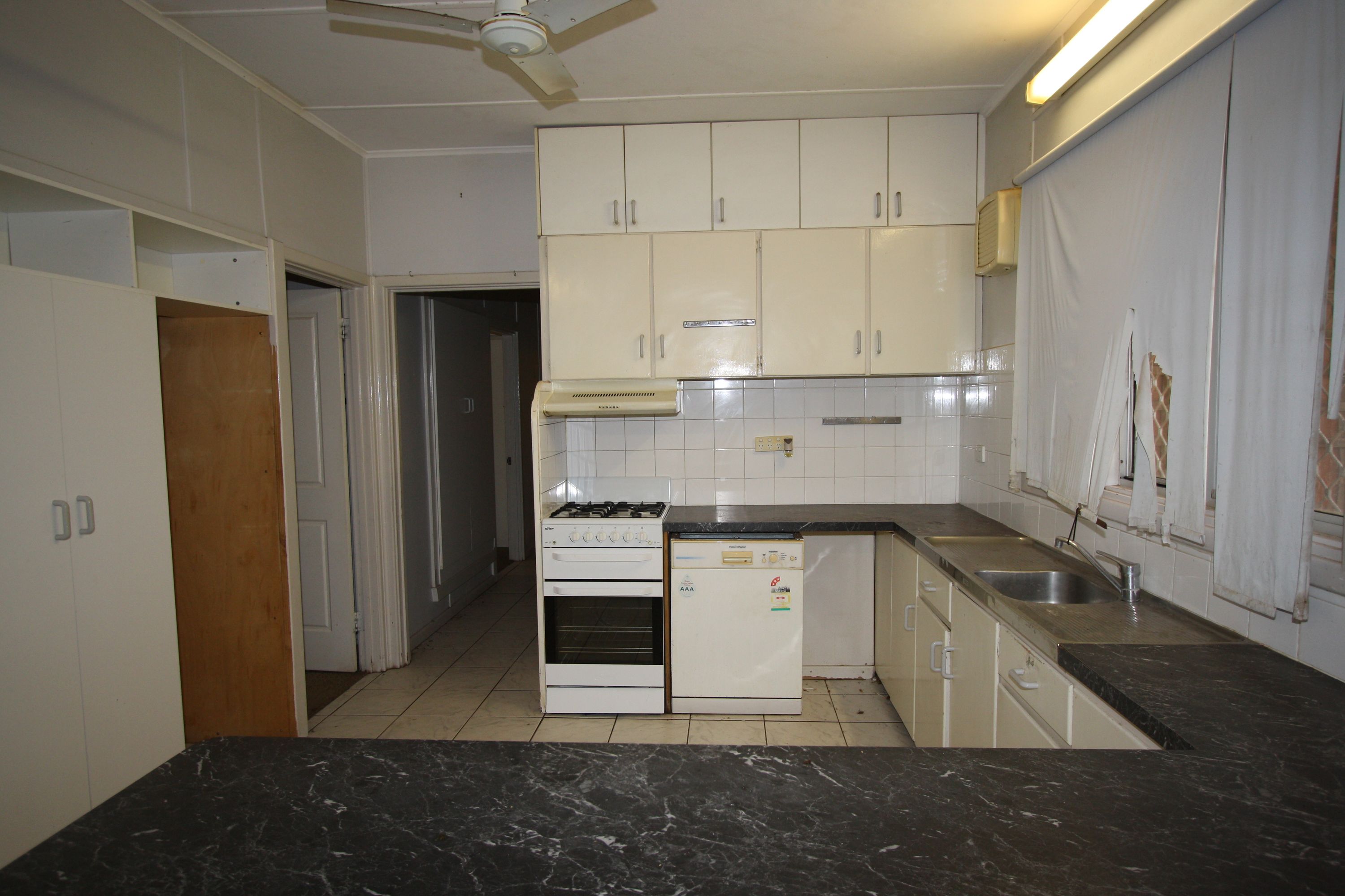 8 Smith Street, South Hedland, WA 6722, South Hedland - Thumbnail 2