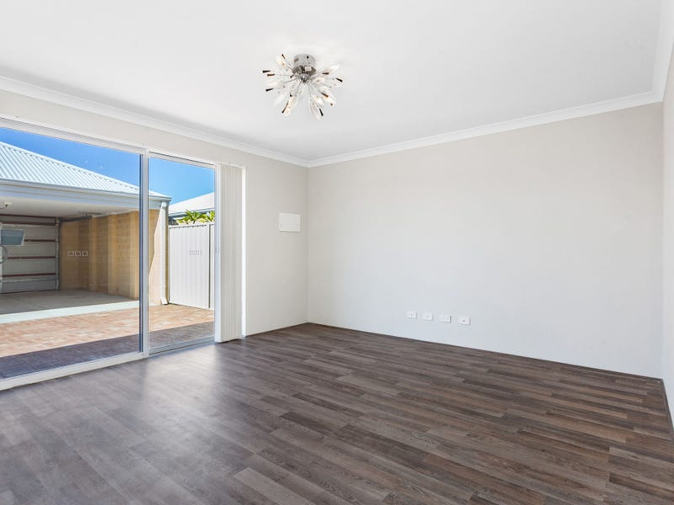 1 Utica Lane, Hilbert - Thumbnail 8