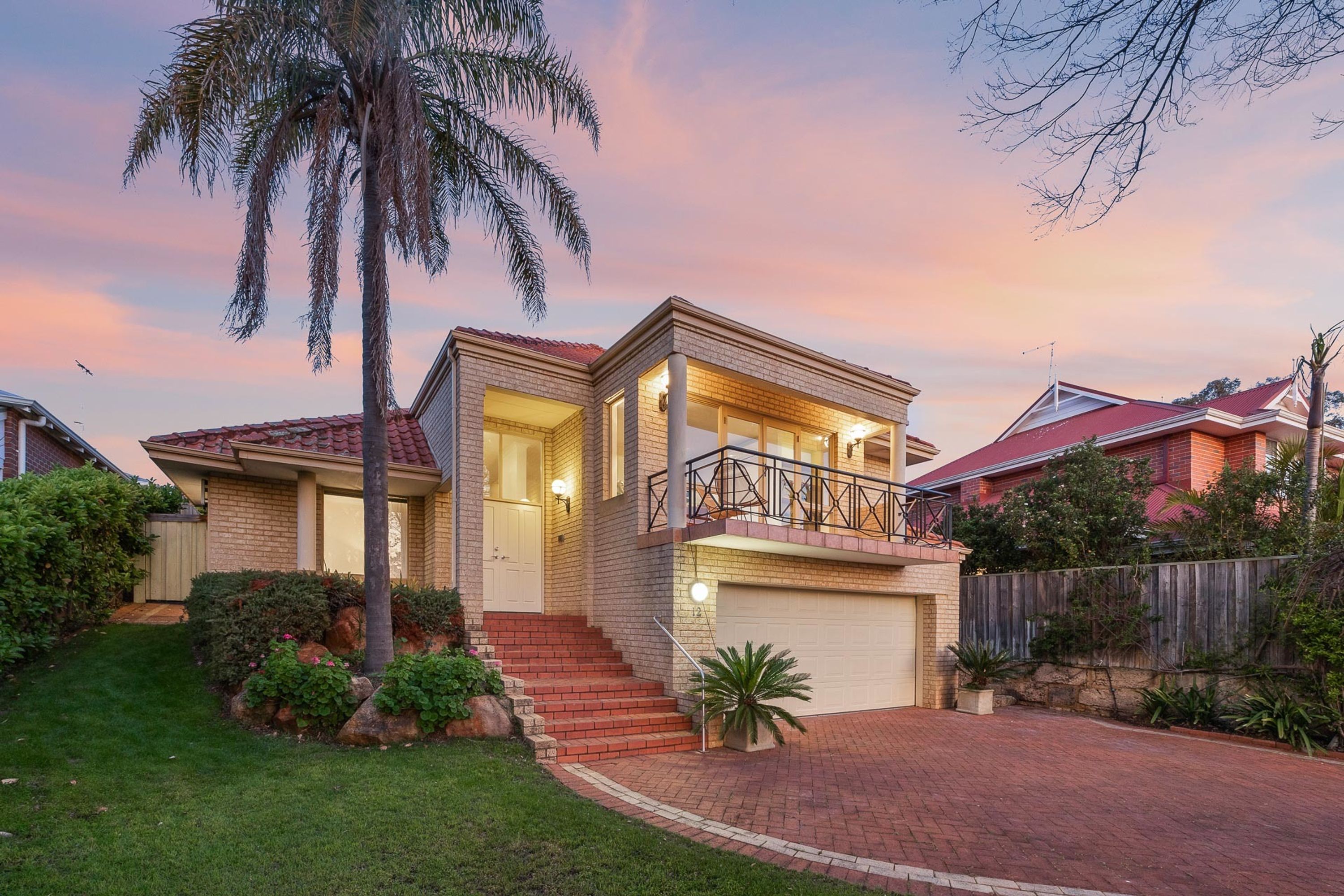 12 Bromilow Green, Mount Claremont - Image 1