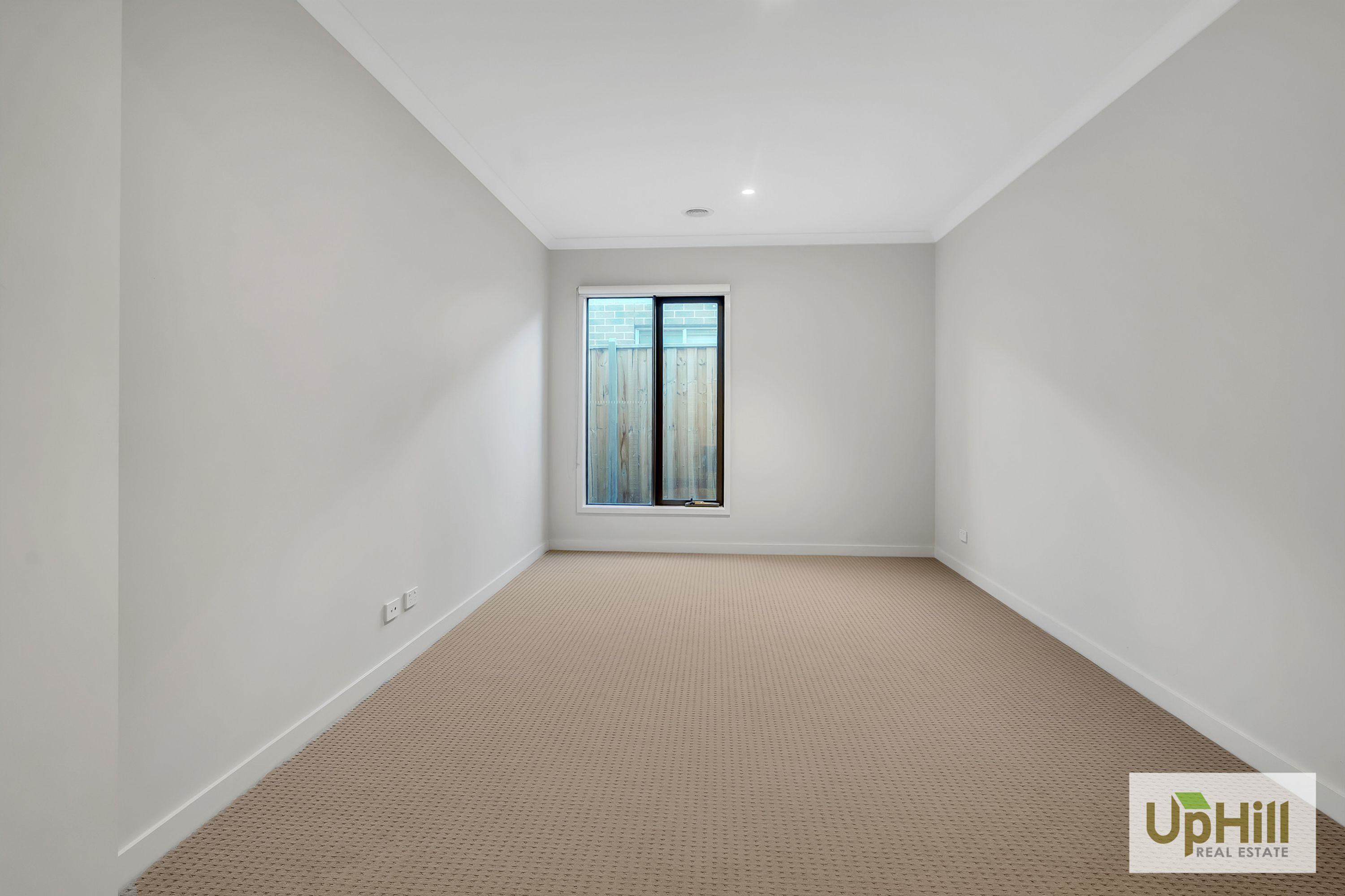 30 COMPTON WAY, Clyde North - Thumbnail 4