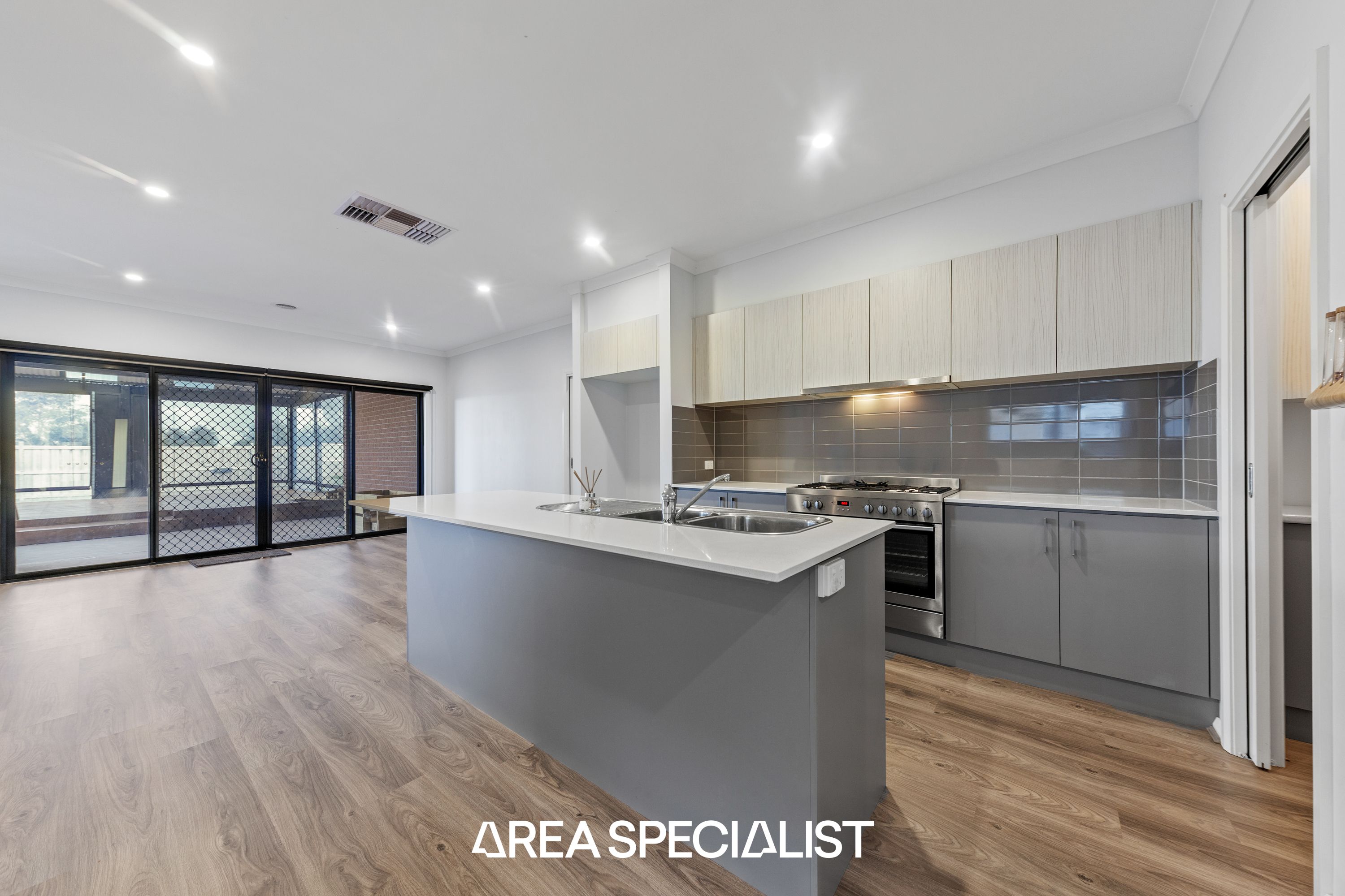 65 Diamond Drive, Koo Wee Rup - Thumbnail 4