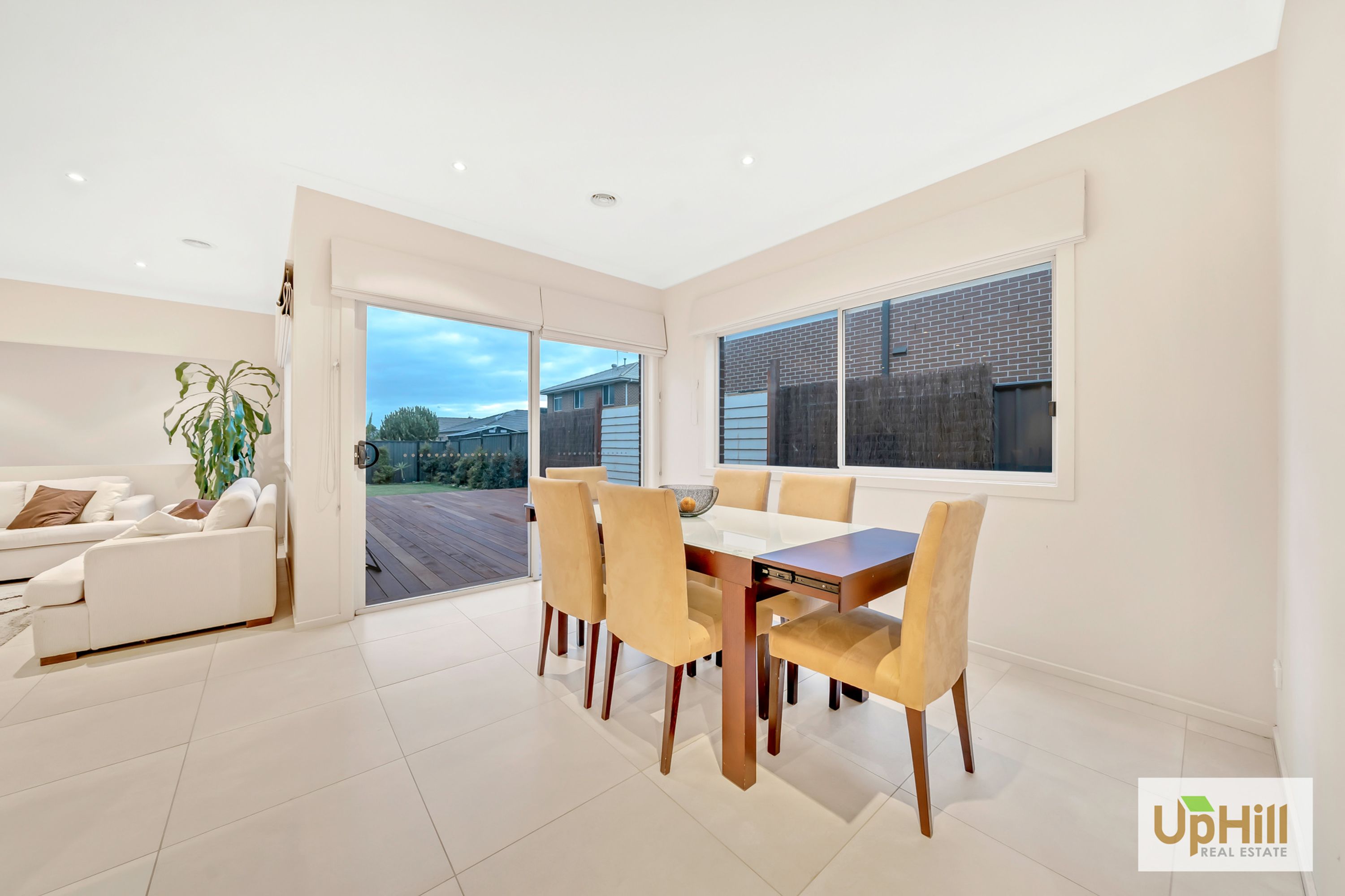 3 SHIRE WALK, Clyde North - Thumbnail 7