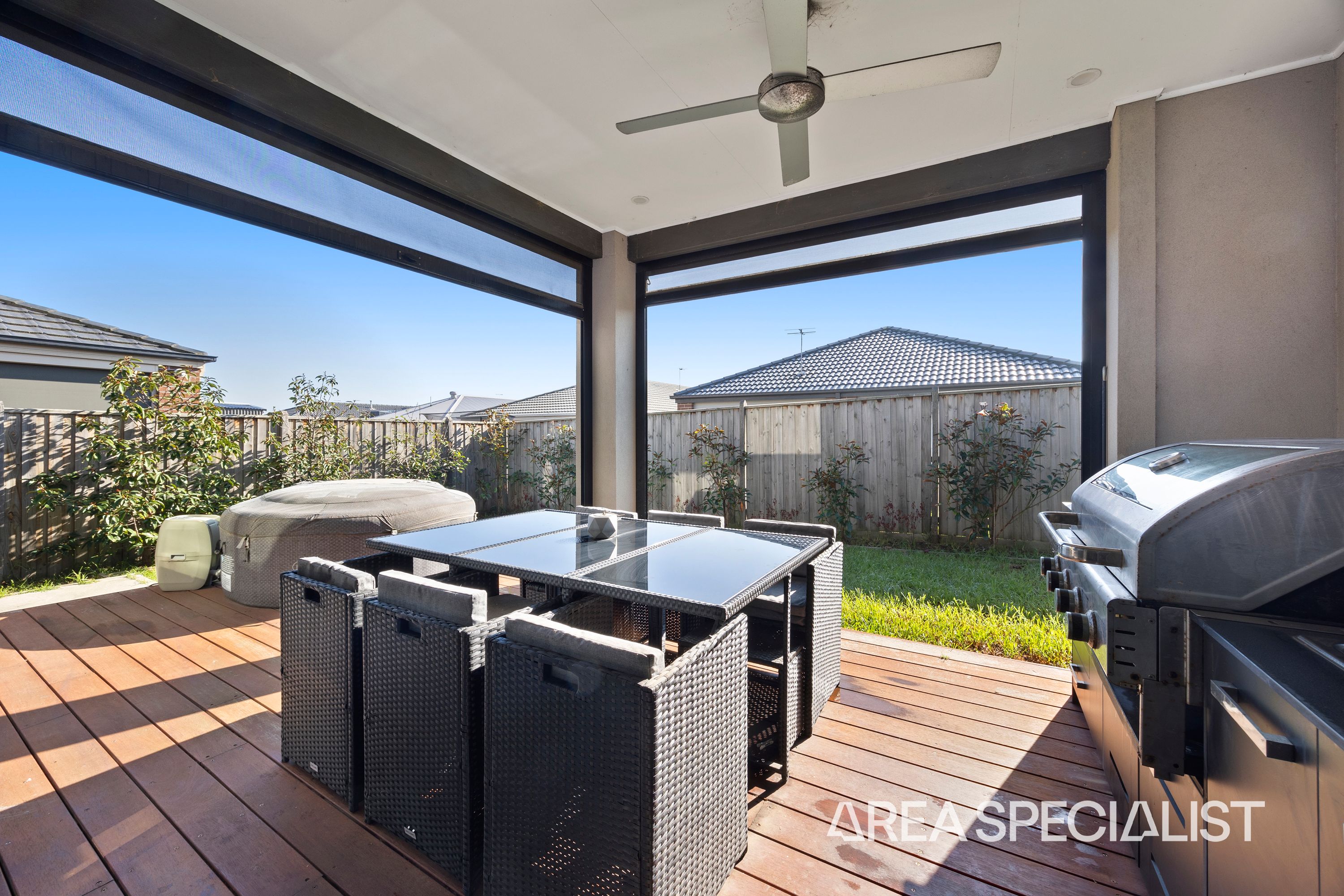 1 Moroak Crescent, Clyde North - Thumbnail 8