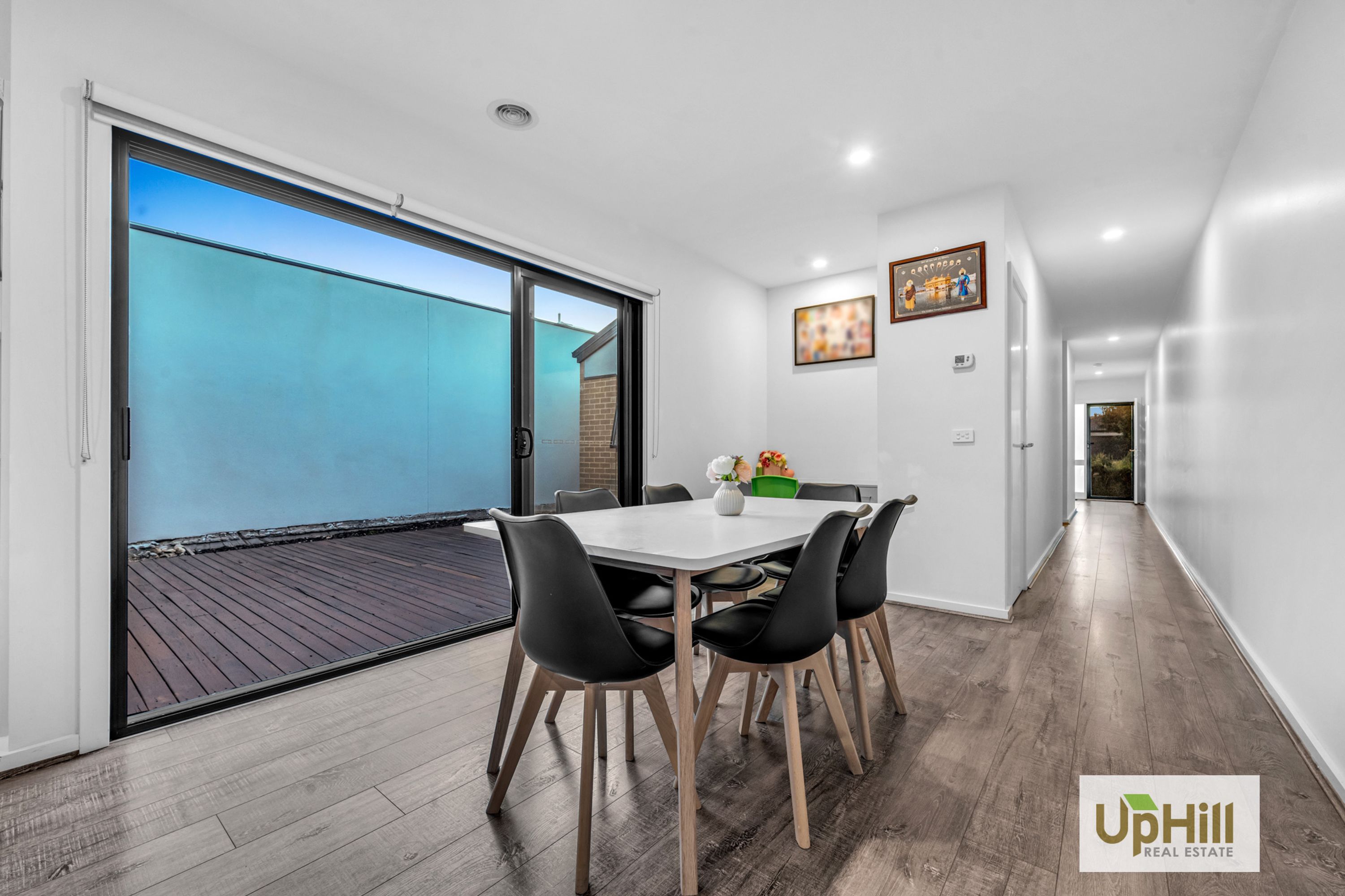 12 Montevideo Lane, Clyde North - Thumbnail 8