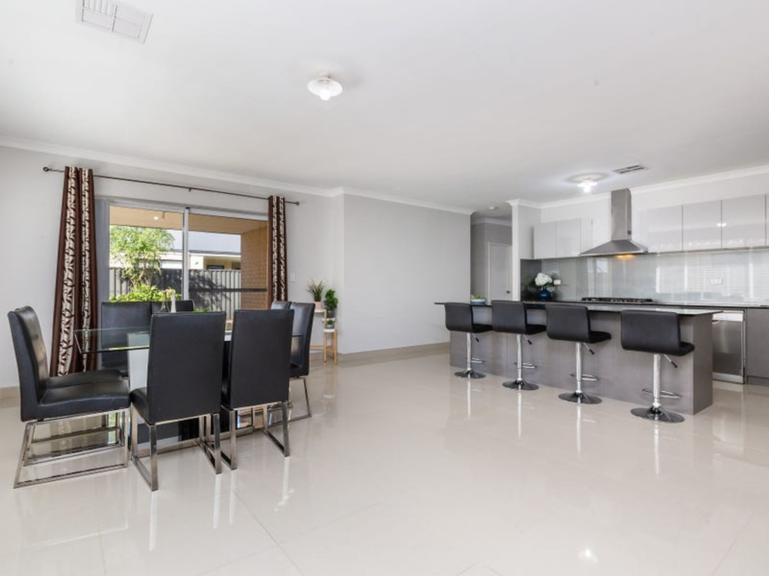 8 Balivanich Loop, Seville Grove - Thumbnail 5
