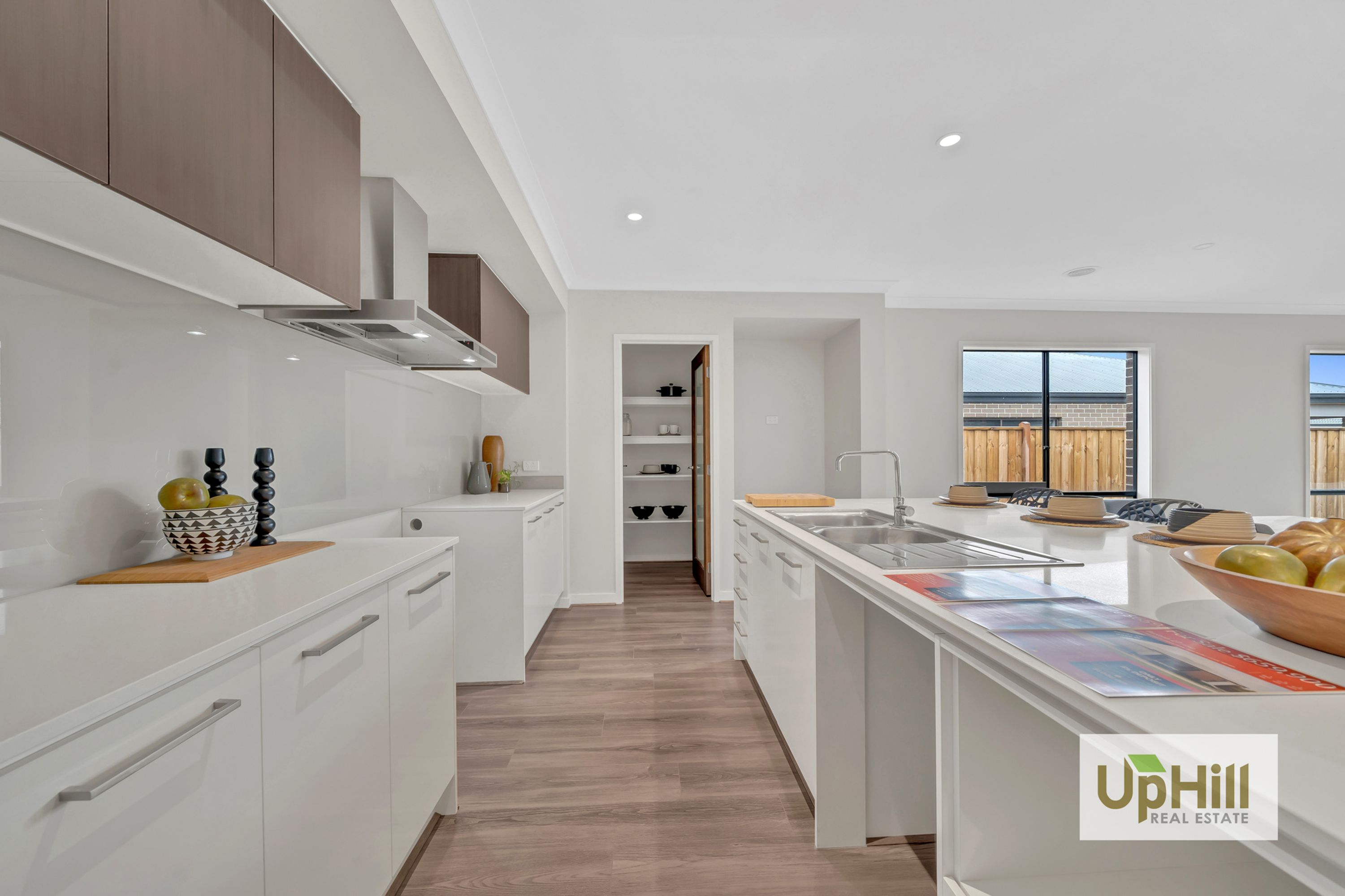 27 Cavern Boulevard, Clyde North - Thumbnail 4