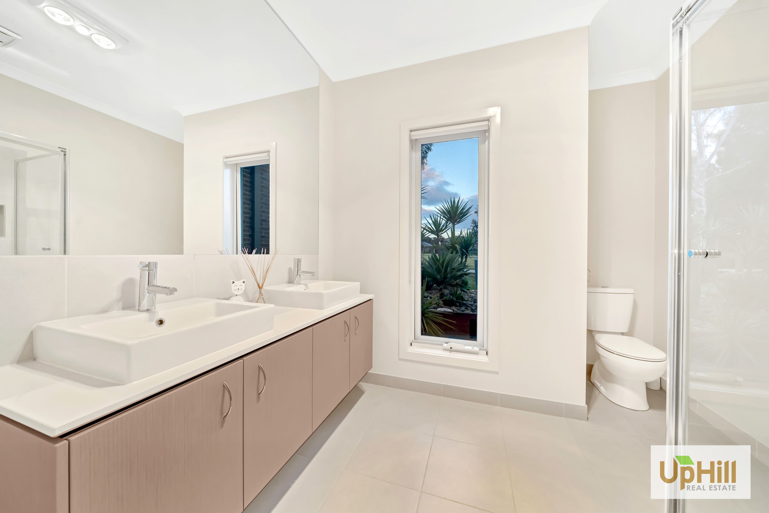 3 SHIRE WALK, Clyde North - Thumbnail 3
