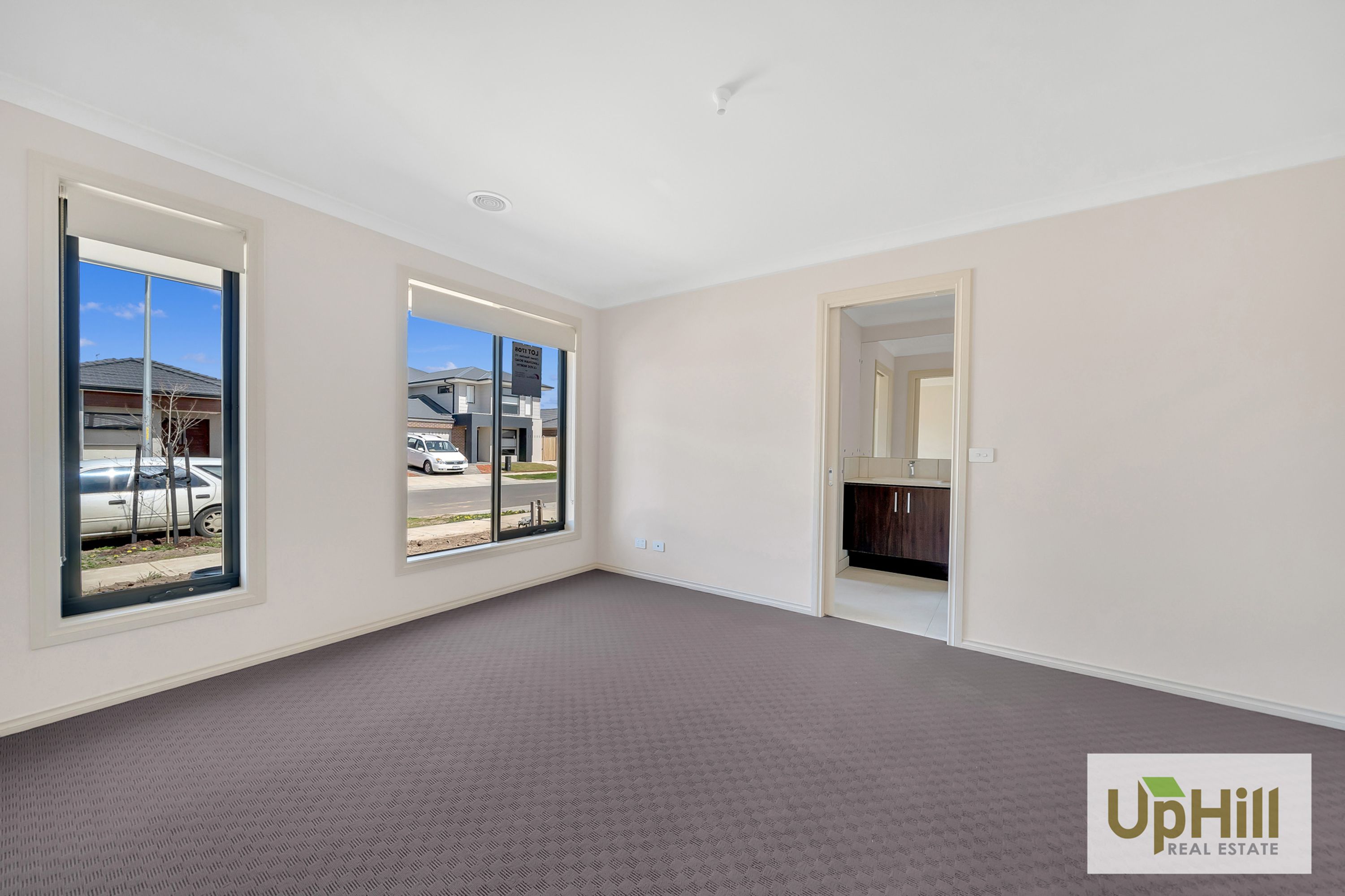 17 LANGSHAN ROAD, Clyde North - Thumbnail 2
