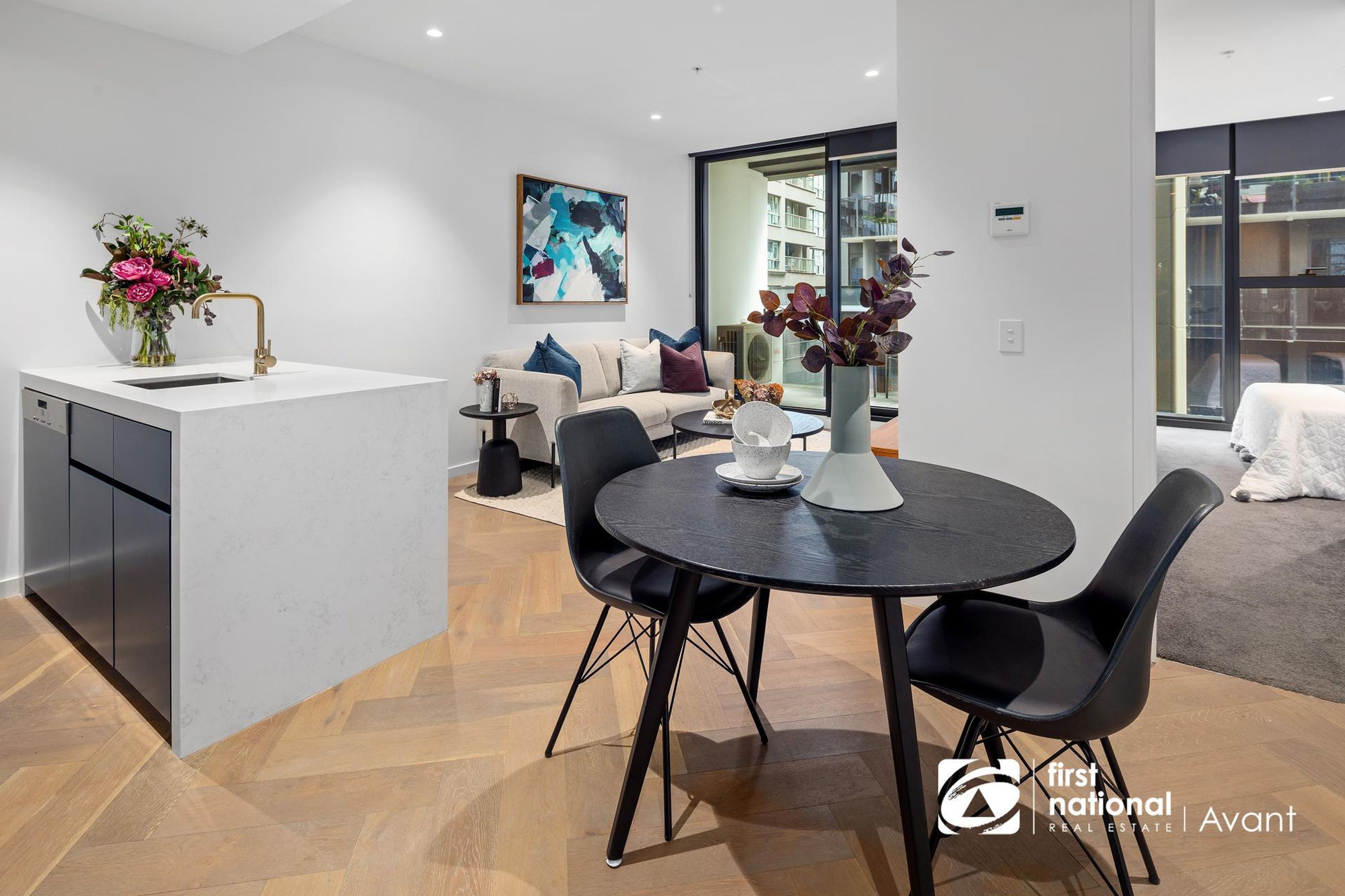 701/450 St Kilda Road, Melbourne - Thumbnail 6