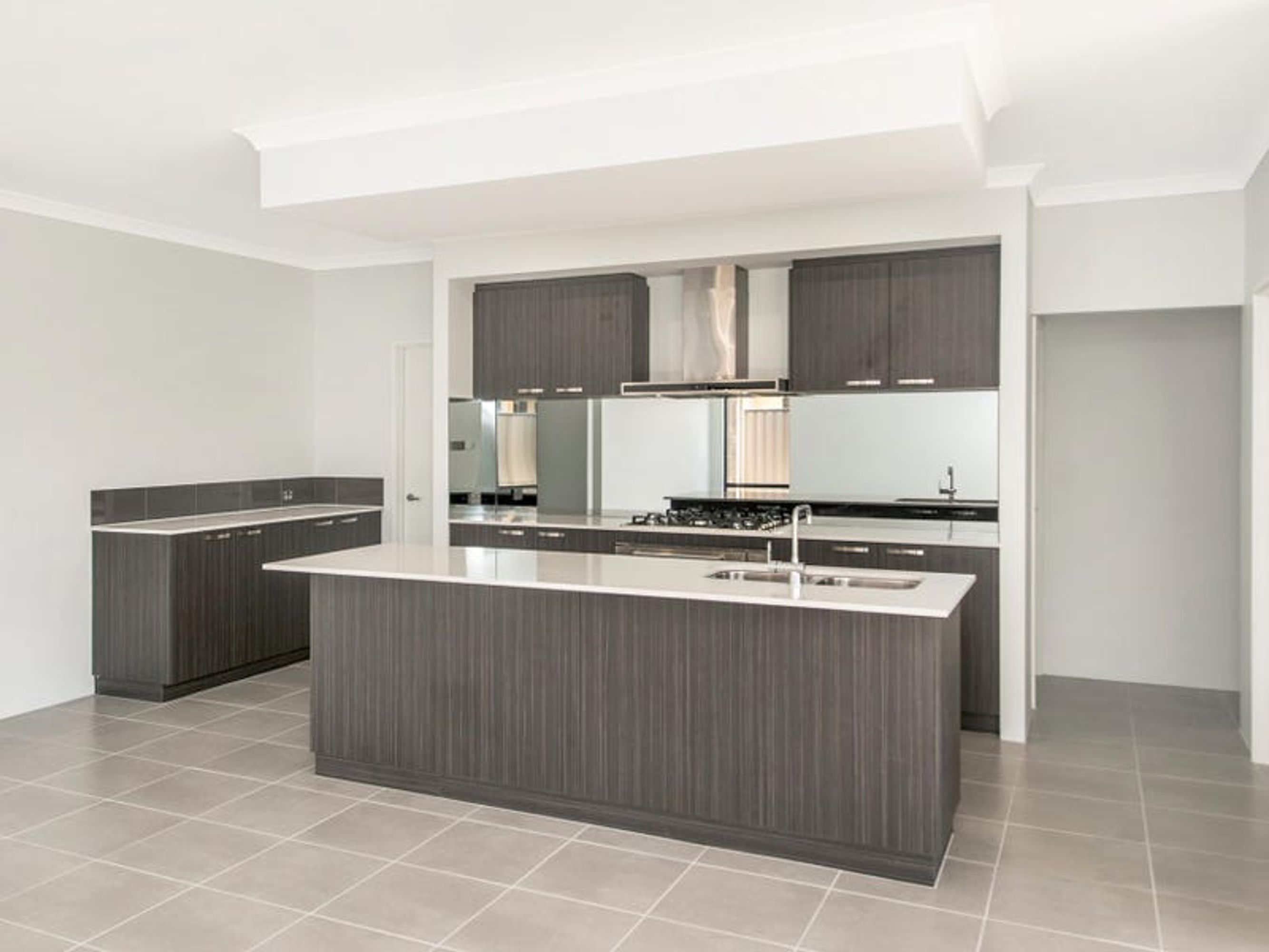 19 Grapple Road, Whitby - Thumbnail 3