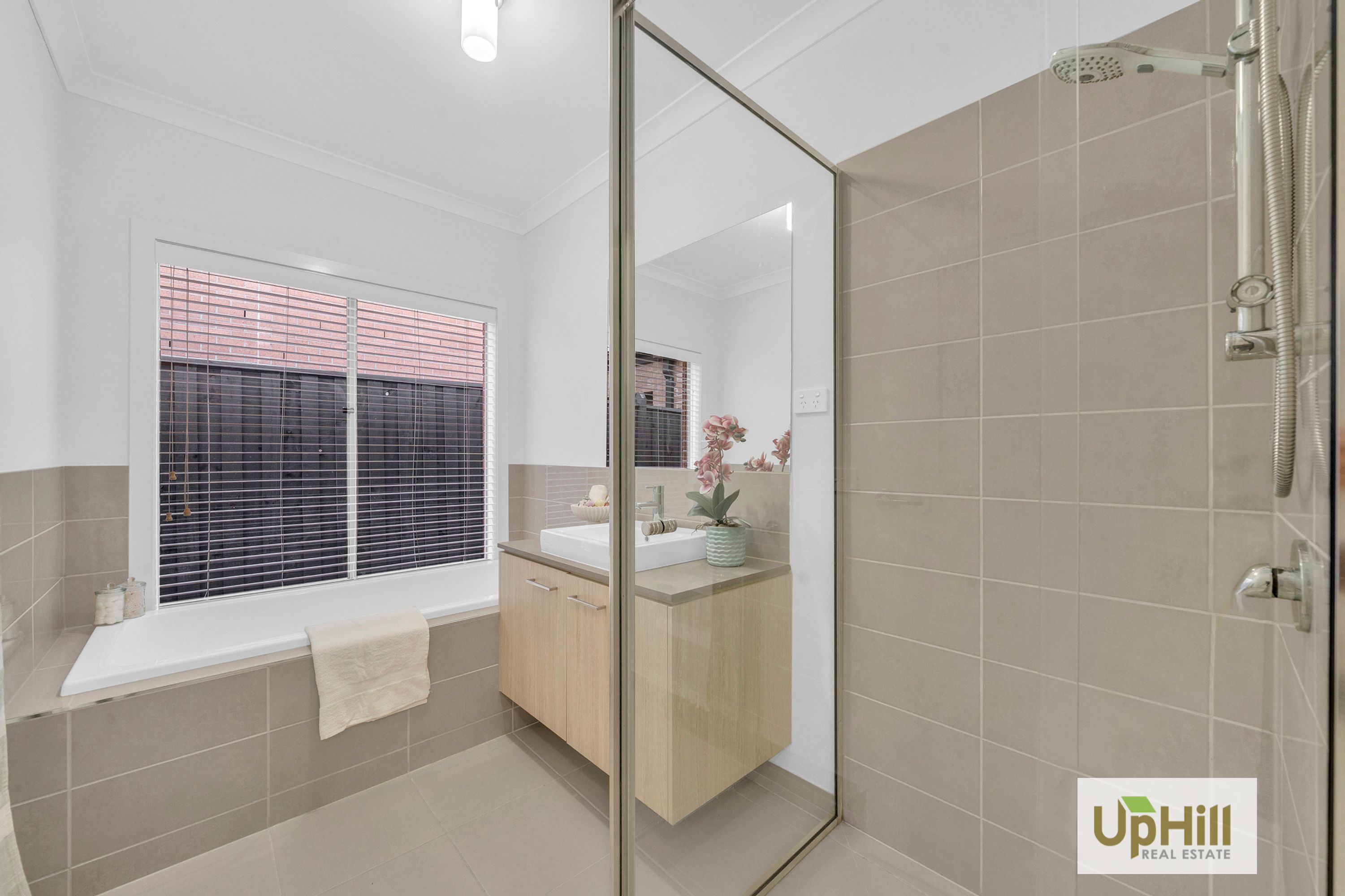 5 Speargrass Close, Clyde North - Thumbnail 8